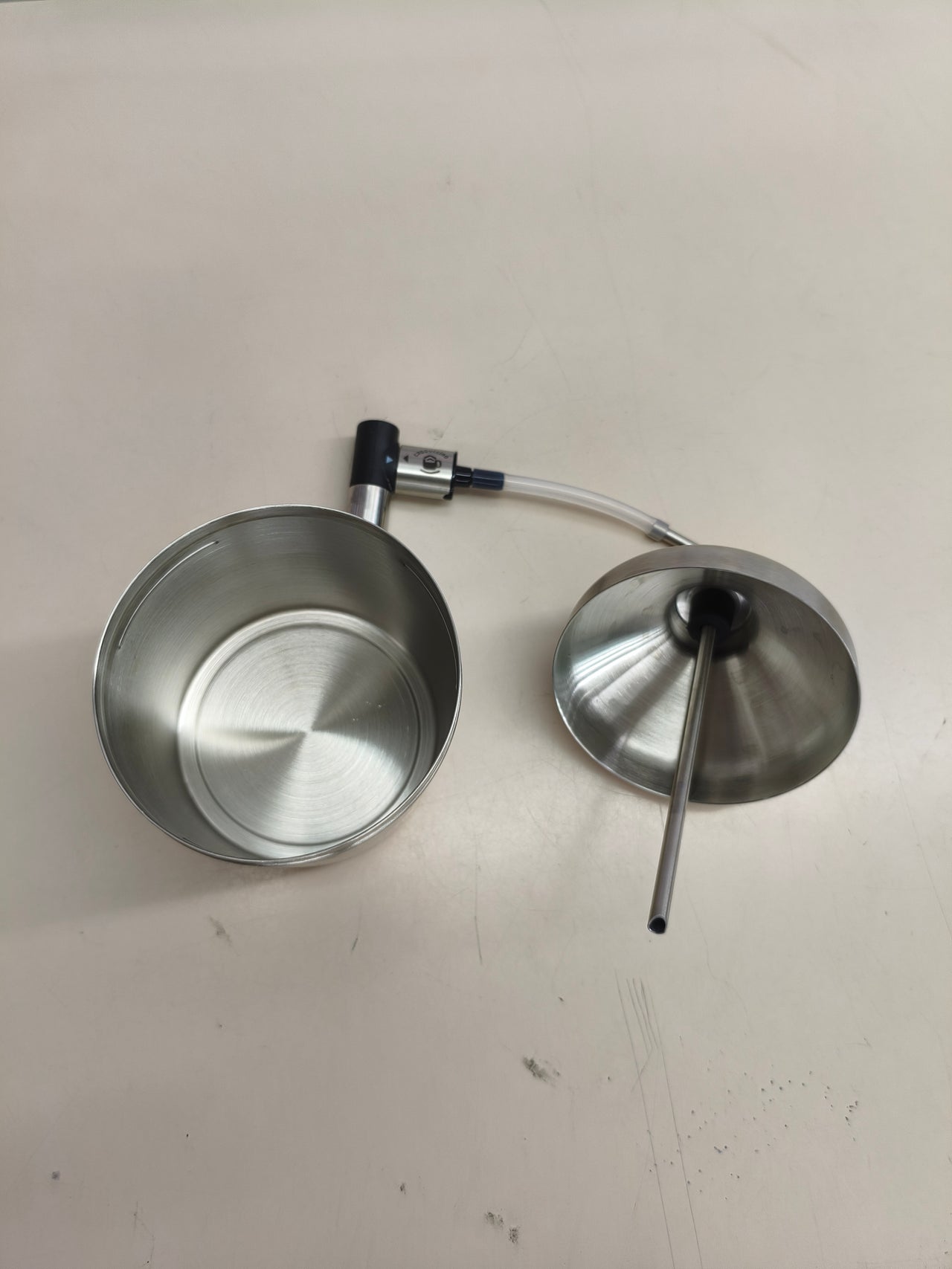 Jarra de leche para espumar y vaporizar.