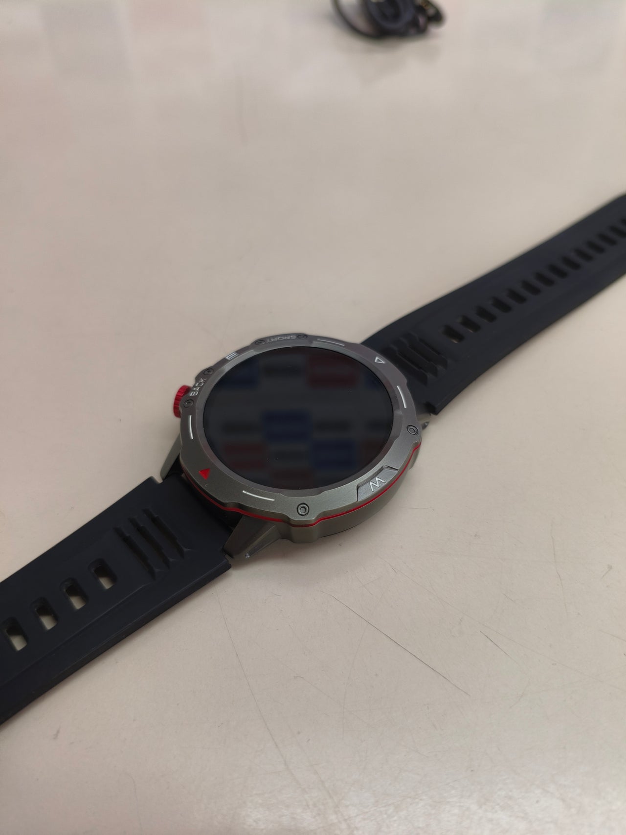 Reloj inteligente con llamadas, pantalla HD y monitorización de salud