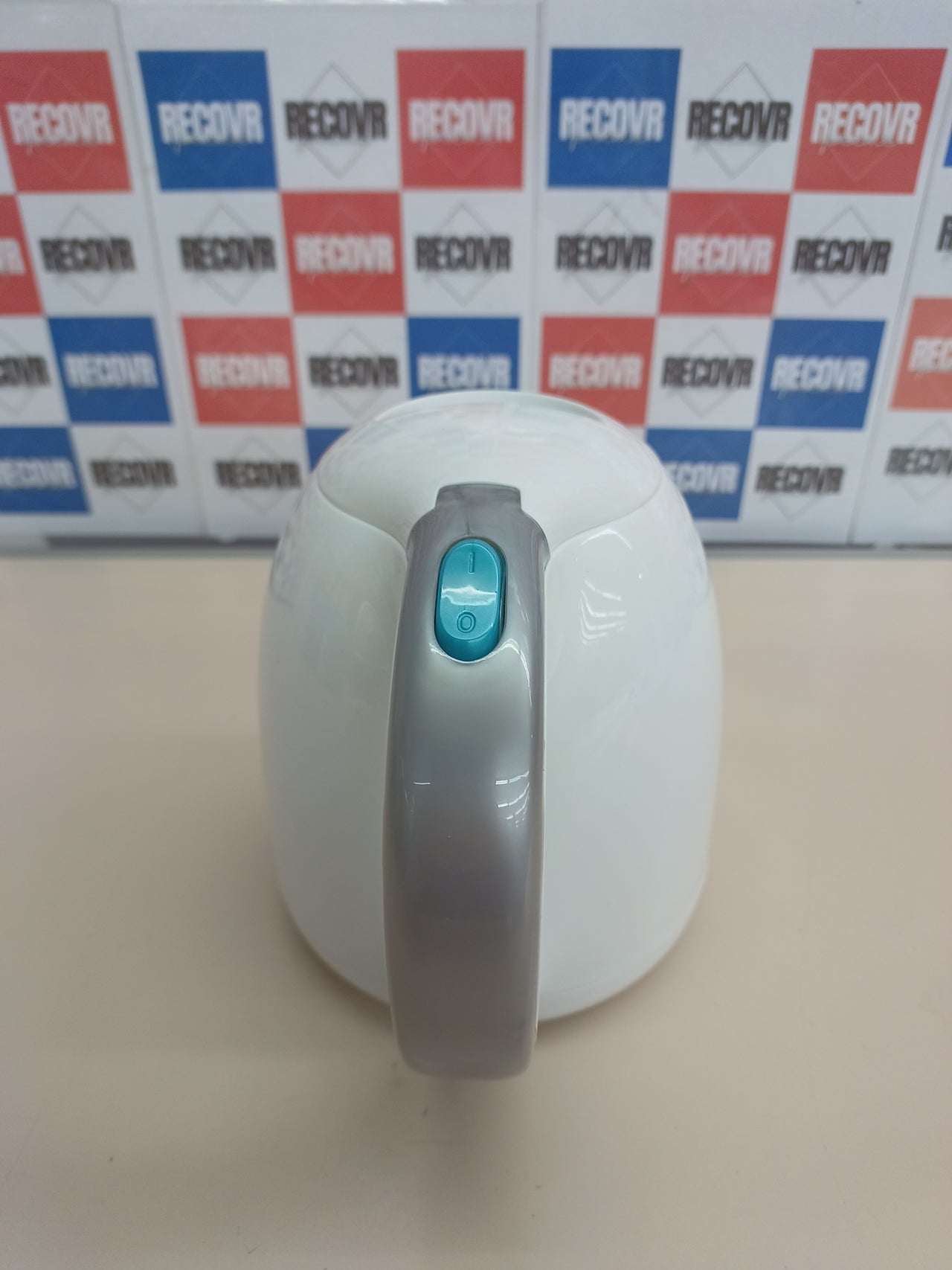 Hervidor eléctrico 1L 2200W blanco ThermoSense Cecotec