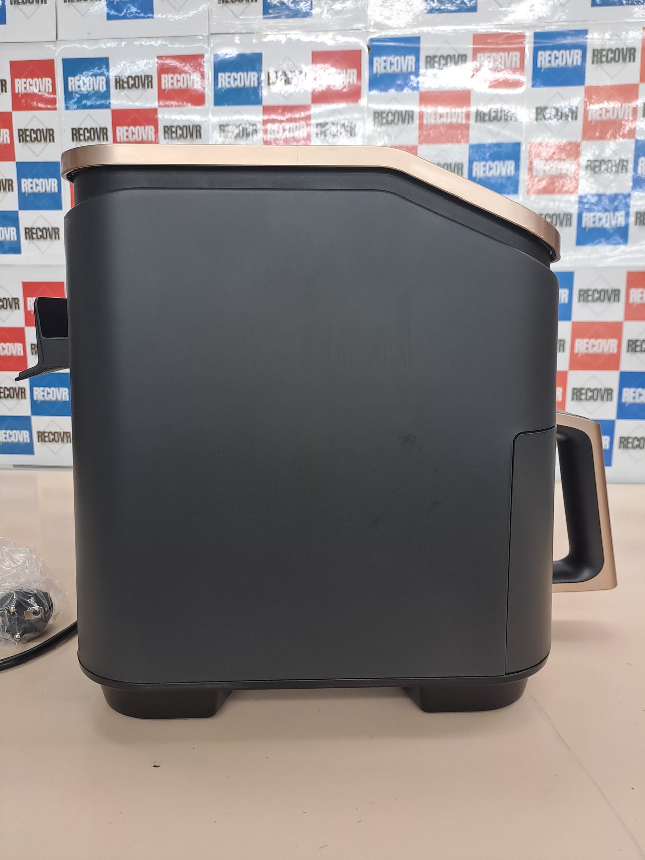 Cosori Air Fryer Grande 8,5 Litros, Freidora de Aire con Doble Cesta, Airfryer con Ventana, Recetas en la App, Multifunción 10 en 1, Alta Potencia y 55% de Eficiencia, Bajo Ruido, Fácil de Limpiar
