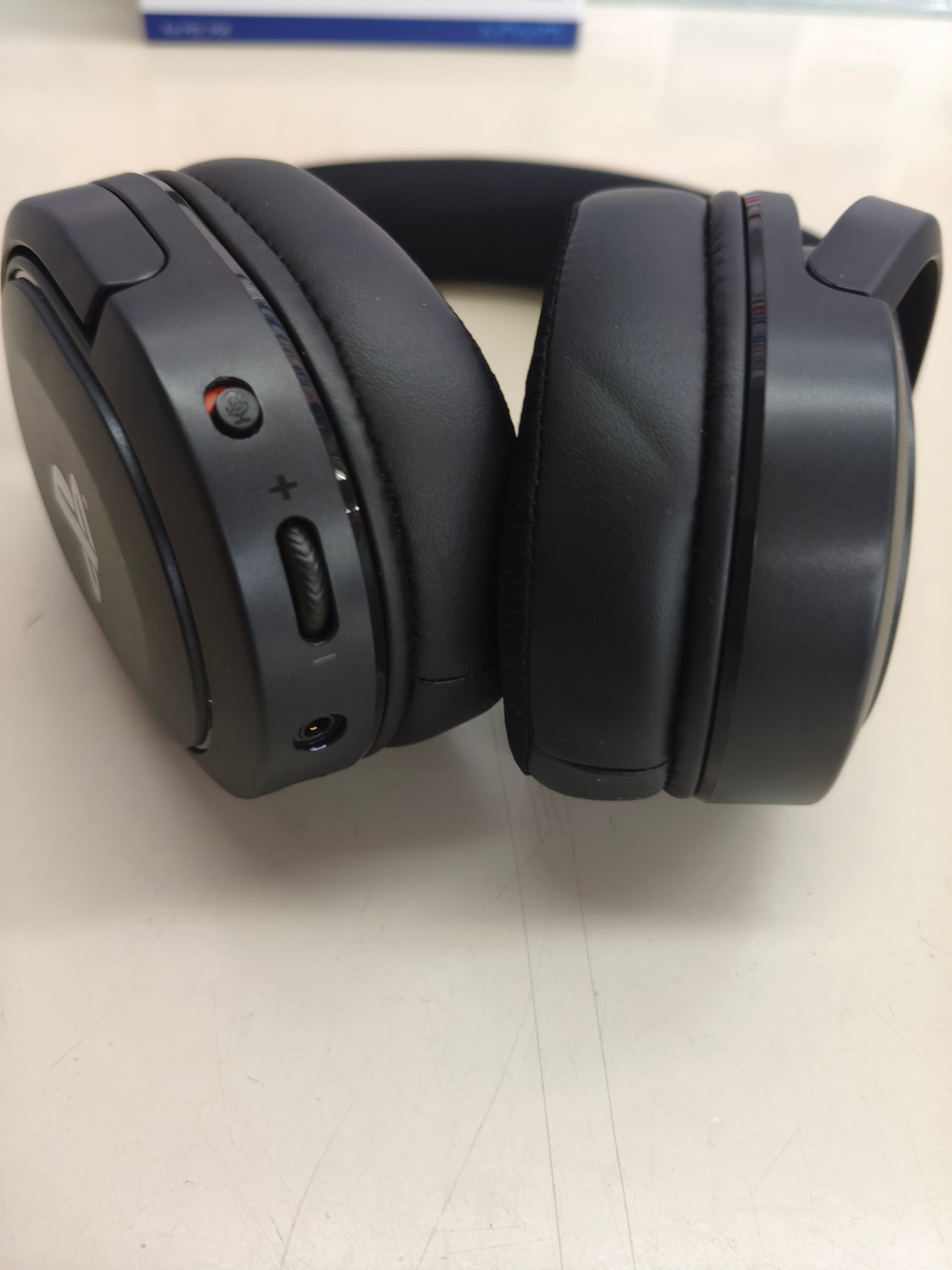 Auriculares gaming con licencia oficial para PS5 y PS4,
