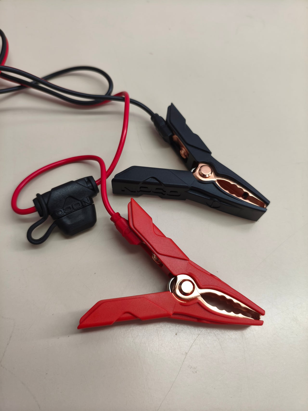 Cargador inteligente NOCO GENIUS1 1A para baterías 6V y 12V