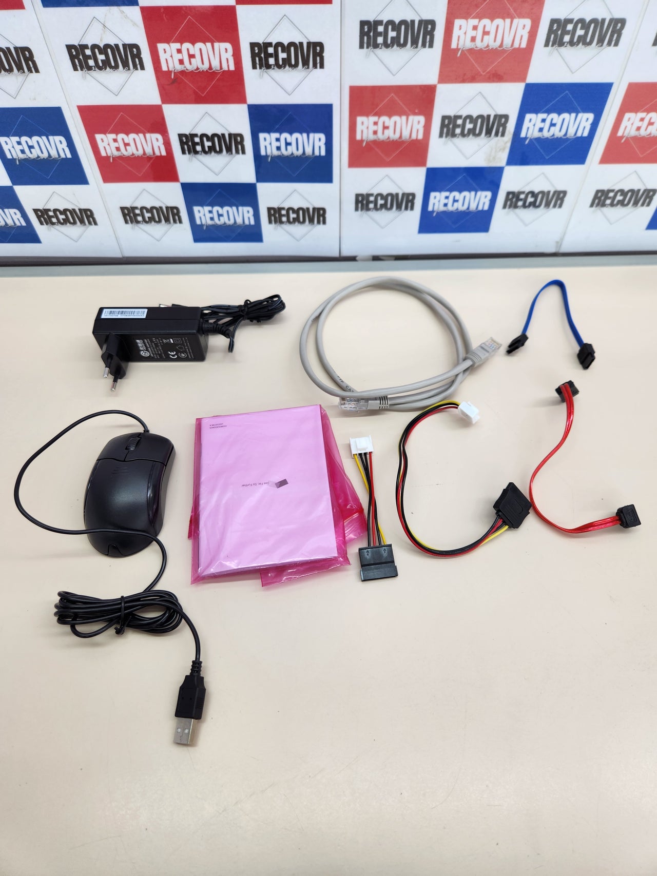 NVR Wi-Fi Hikvision HWN‑2108MH‑W 8 canales 4 MP