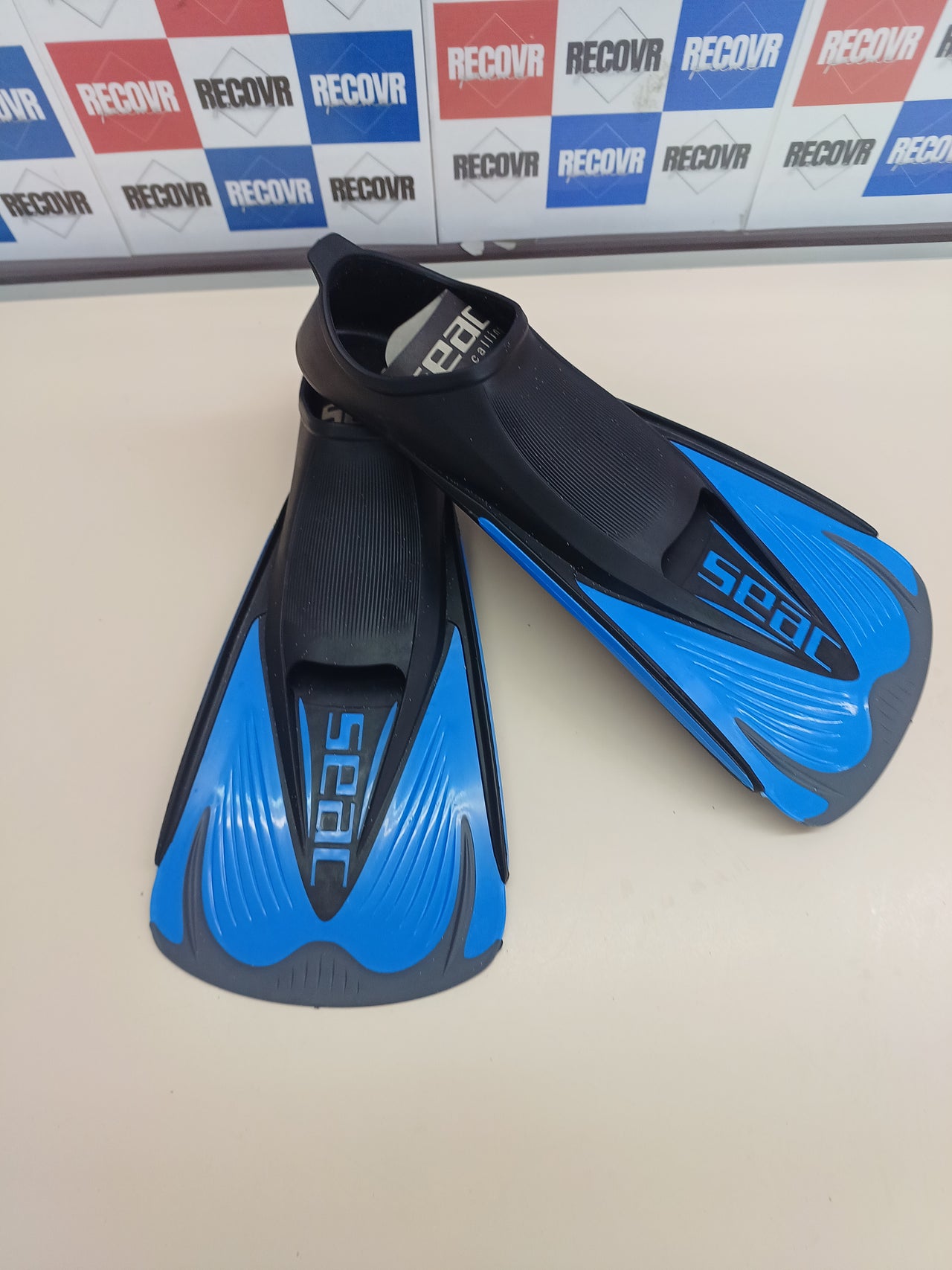 Aletas talla 36-37 cortas natación piscina y mar SEAC.