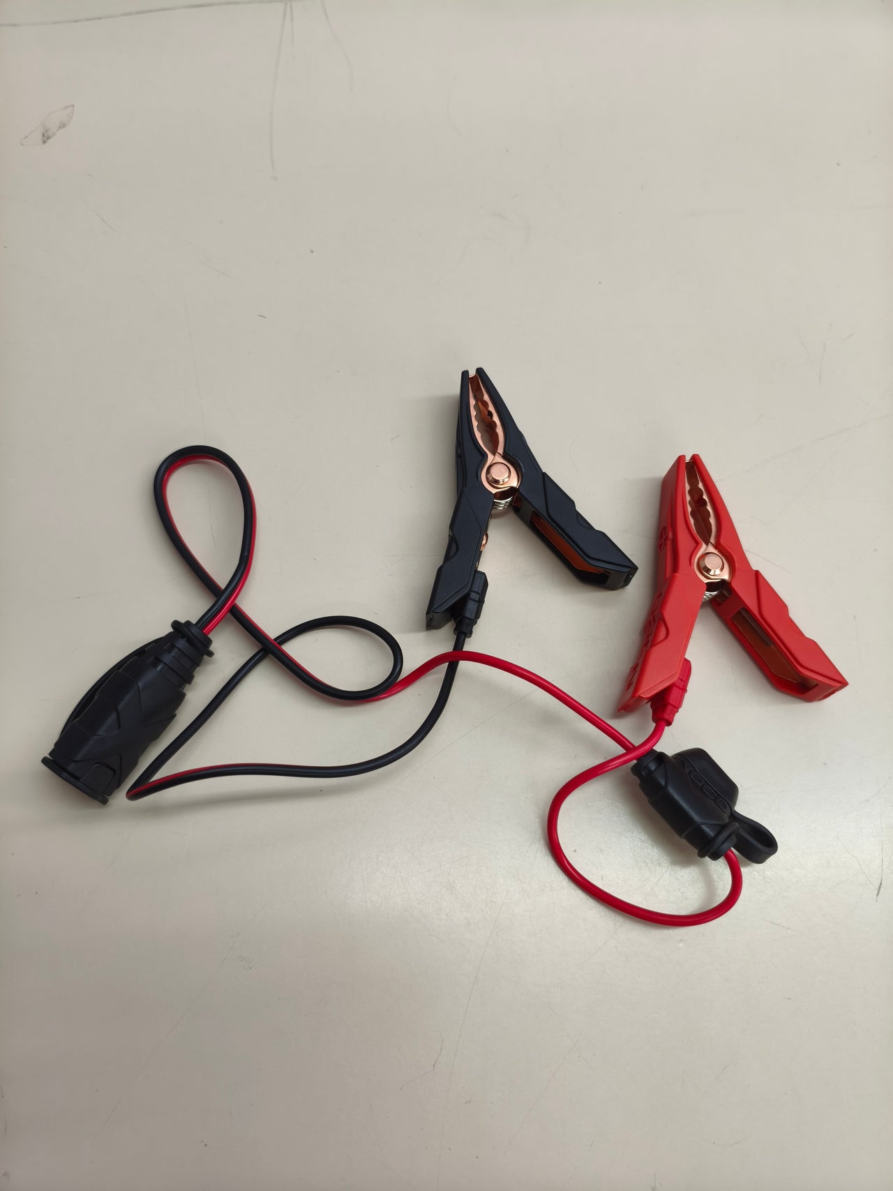 Cargador inteligente NOCO GENIUS1 1A para baterías 6V y 12V
