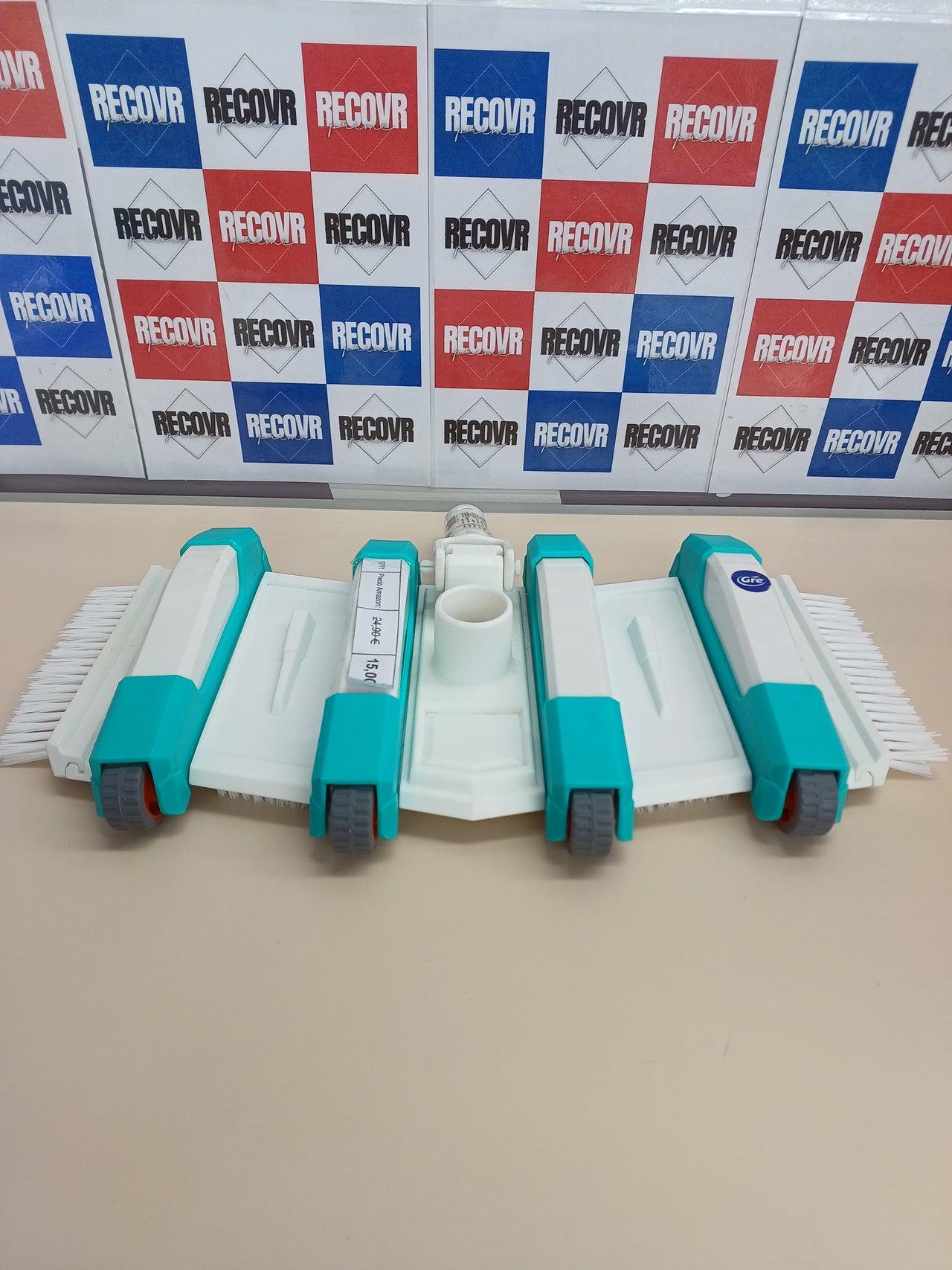 Limpiafondos Rotativo para Piscina con 8 Ruedas Gre 40018N