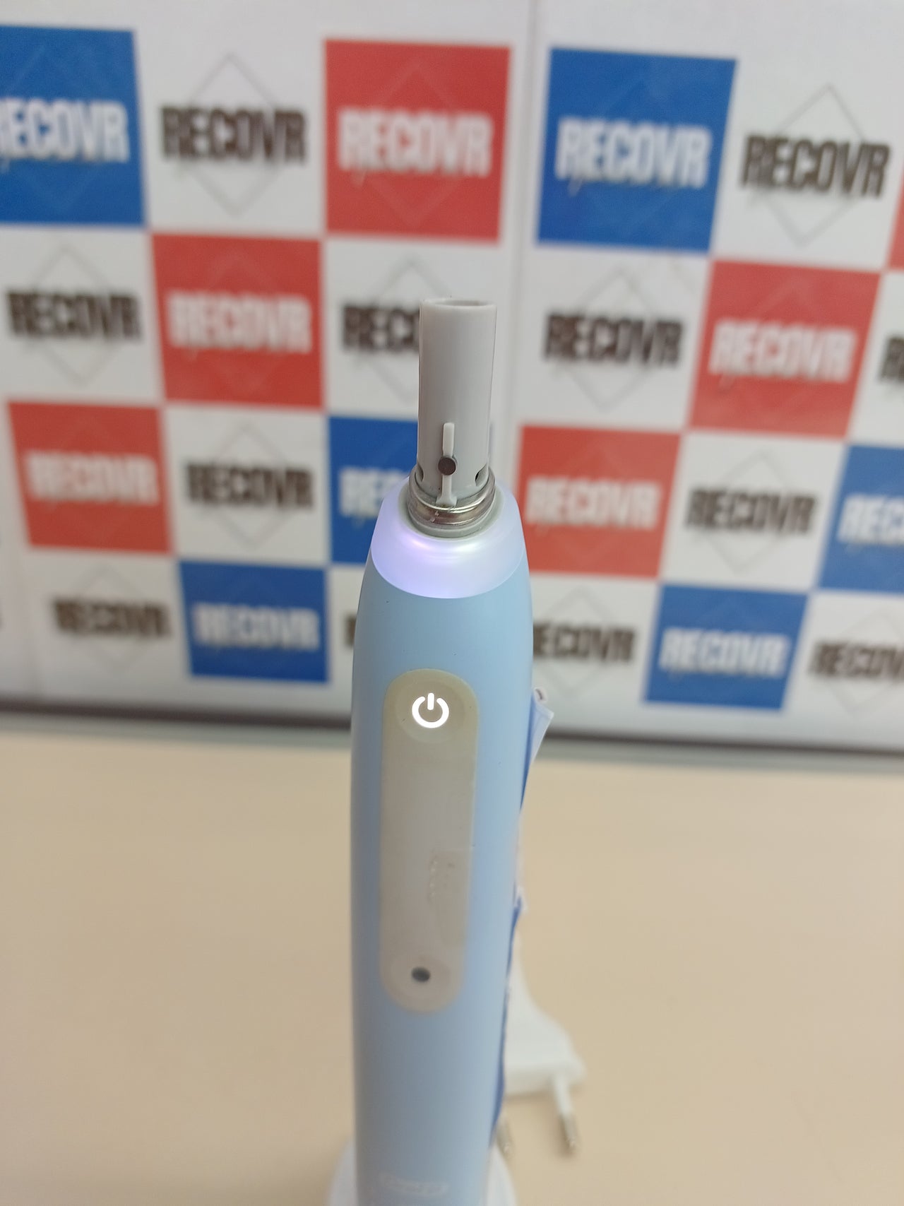 Cepillo dental eléctrico recargable iO 3N Oral-B