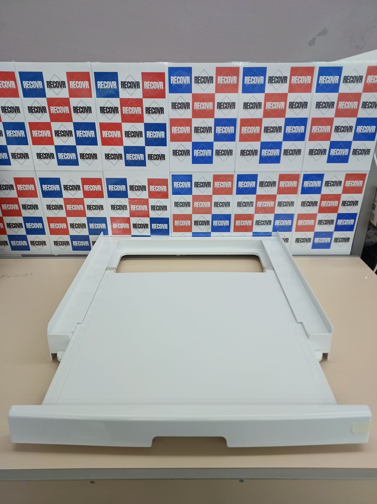 C+P Kit de Unión Universal con Estante Deslizable para Lavadoras y Secadoras, Apto para Lavadoras con Profundidad de 47-62 cm, Fácil de Instalar, Blanco, Lavadoras con Panel Recto