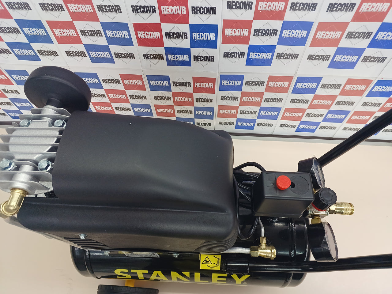 Compresor Stanley Fatmax - D251/10/24 motor 2,5Hp 10bar 230 voltios