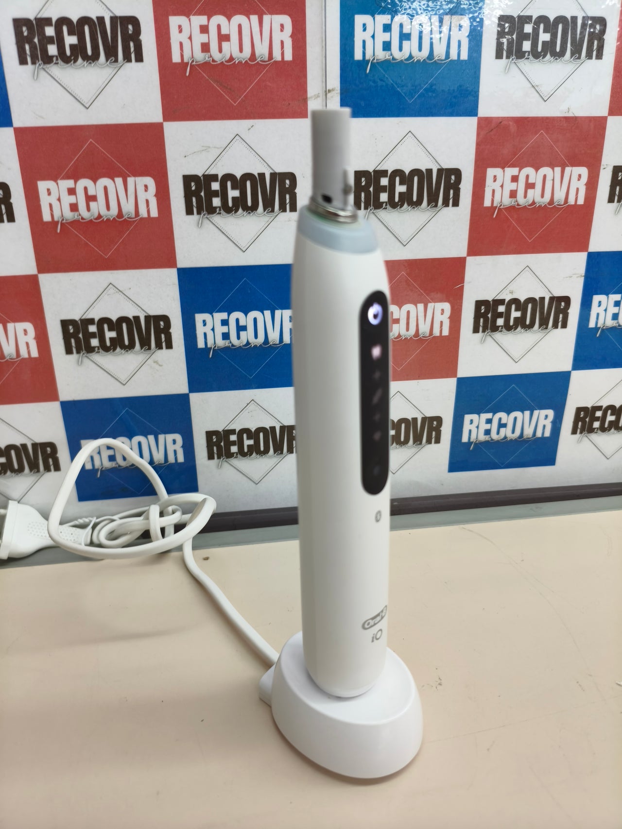 Cepillo de dientes eléctrico Oral-B iO 5 recargable.