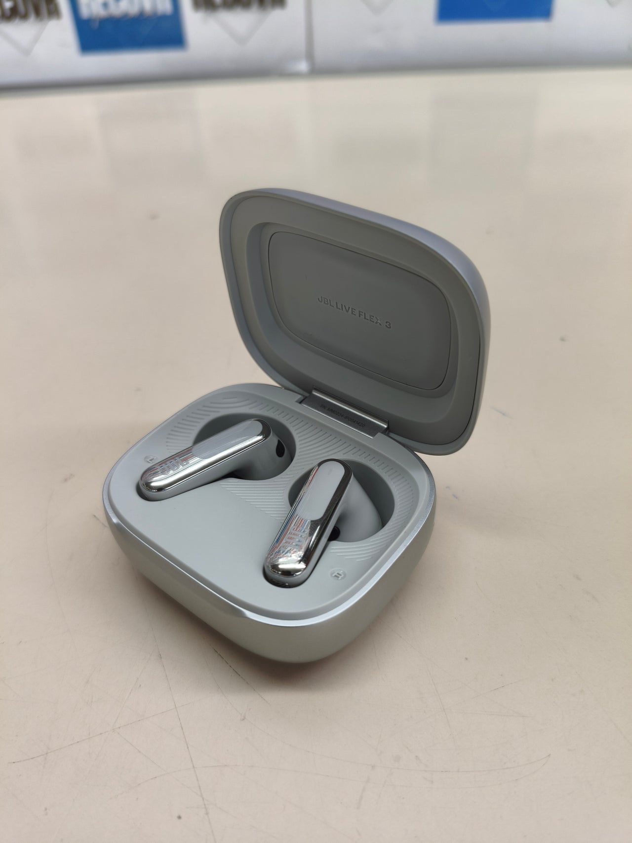 Auriculares inalámbricos JBL Live Flex 3 plateados