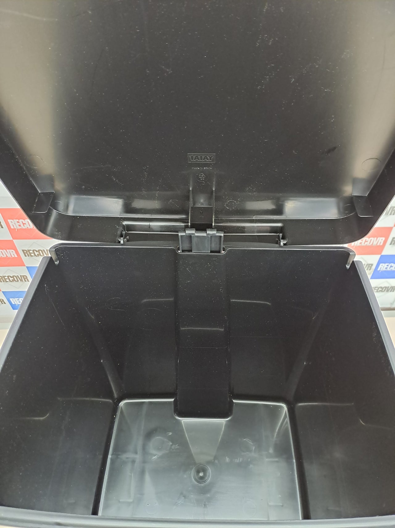Cubo basura 21L pedal plástico resistente Tatay