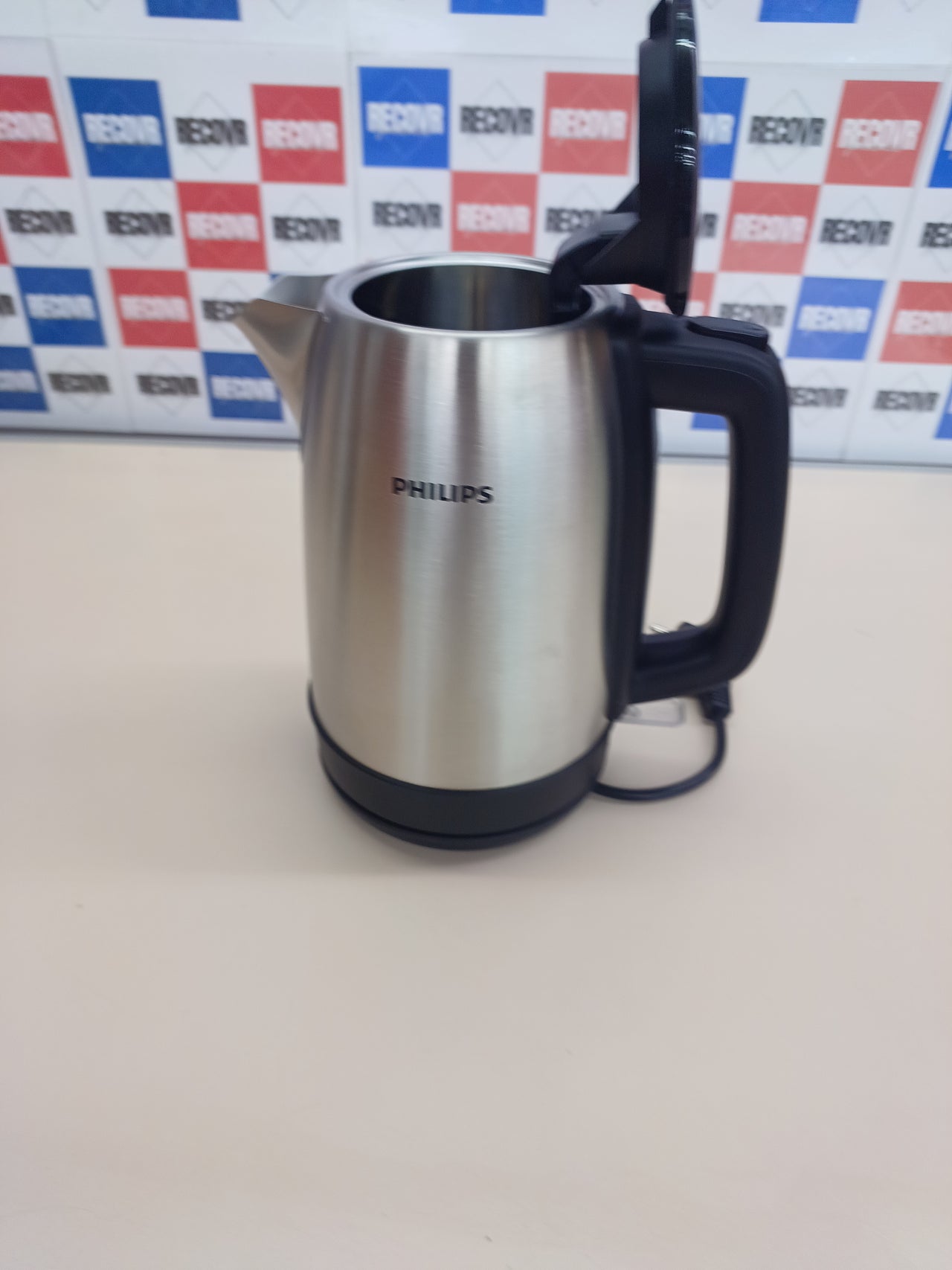 Hervidor Agua - 1.7L, Tapa Resorte, Indicador Luminoso, Acero Inox, Base con Giro. Philips