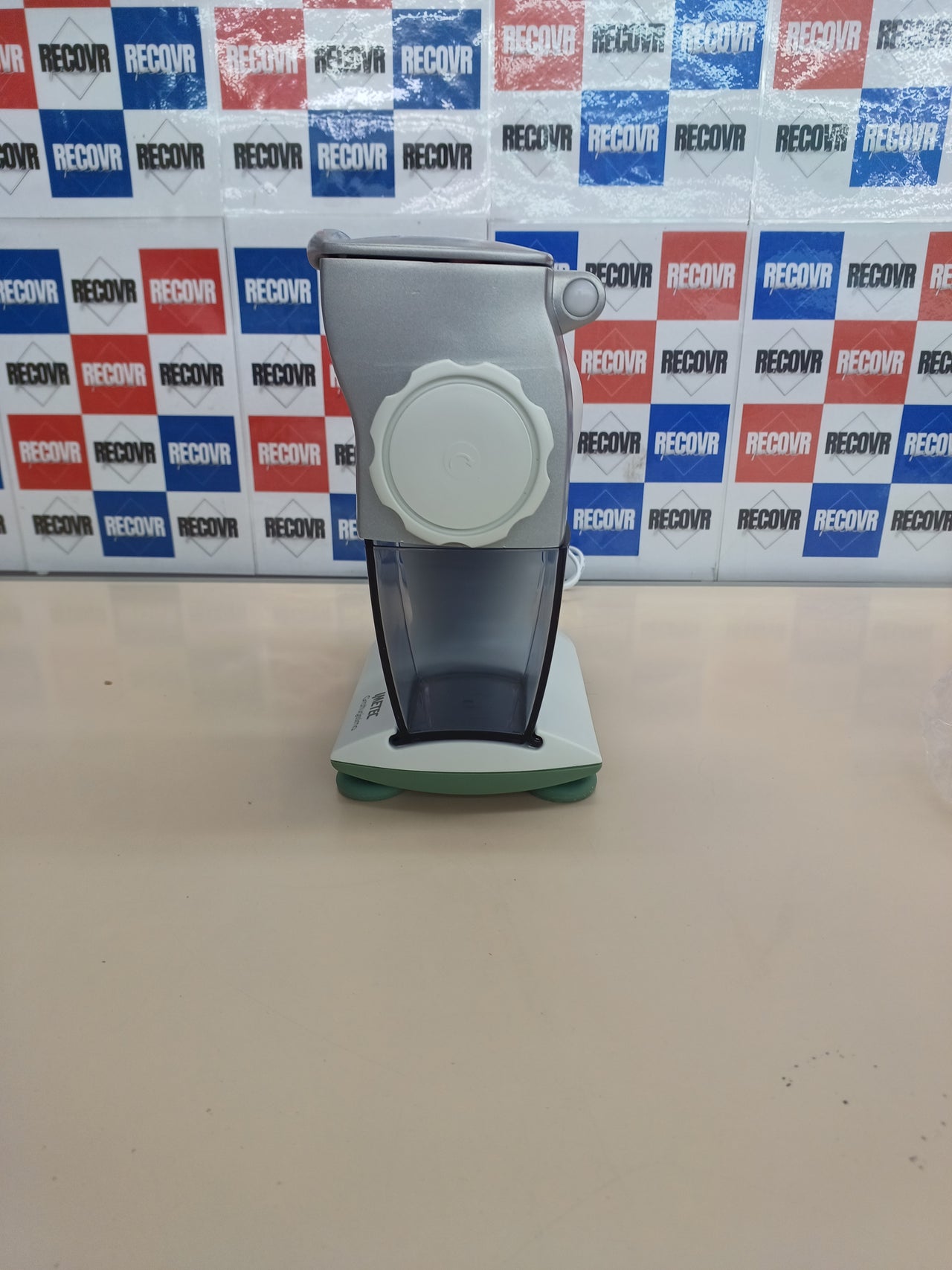 Rallador Eléctrico, 150 w. Rodillo Acero Inoxidable, Tolva Aluminio, Recipiente Extraíble Tapa Frescura, Sistema Seguridad, Imetec Grattugissima,