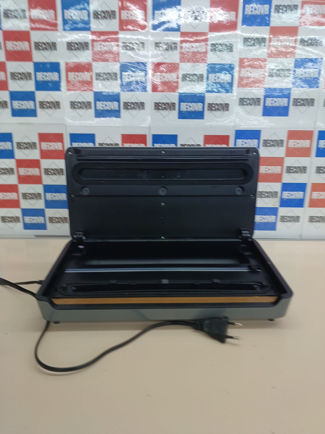 Envasadora 80KPA doble sellado 10 en 1 con rollo YASHE