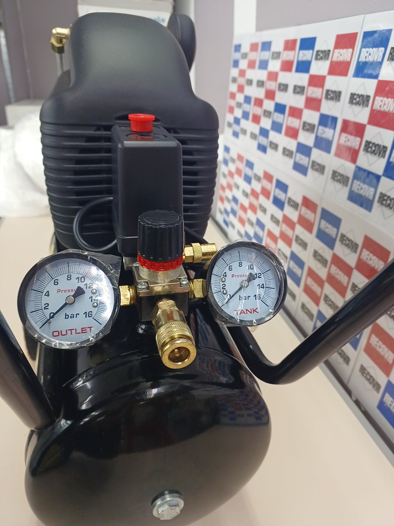 Compresor Stanley Fatmax - D251/10/24 motor 2,5Hp 10bar 230 voltios