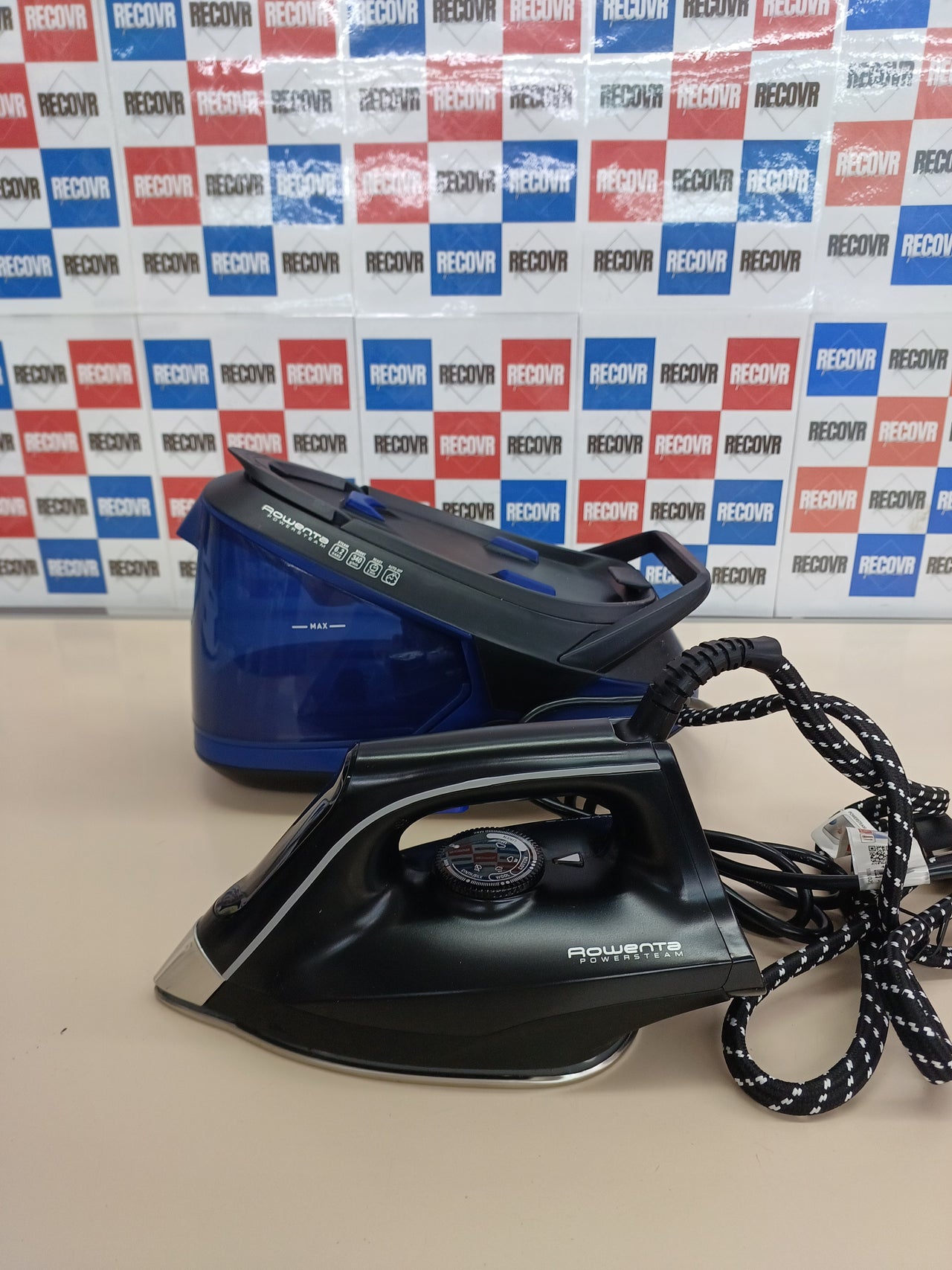 Centro de planchado 6,2 bares con vapor potente Rowenta