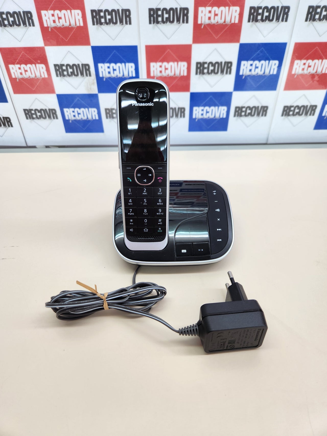 Teléfono Fijo Inalámbrico Altavoz SMS 250 entradas Panasonic KX-TGJ322