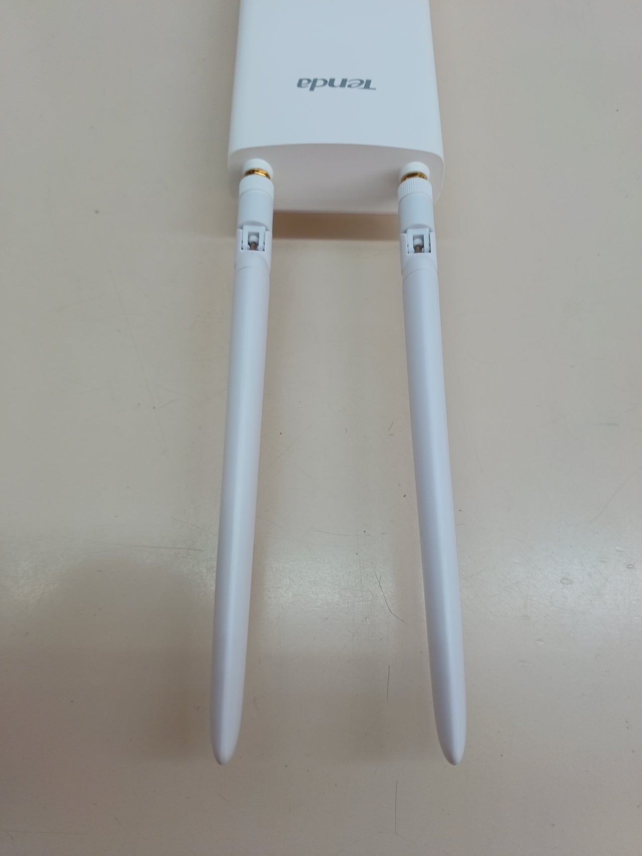 Punto de acceso Wi-Fi exterior Tenda OAP1200 AC1200