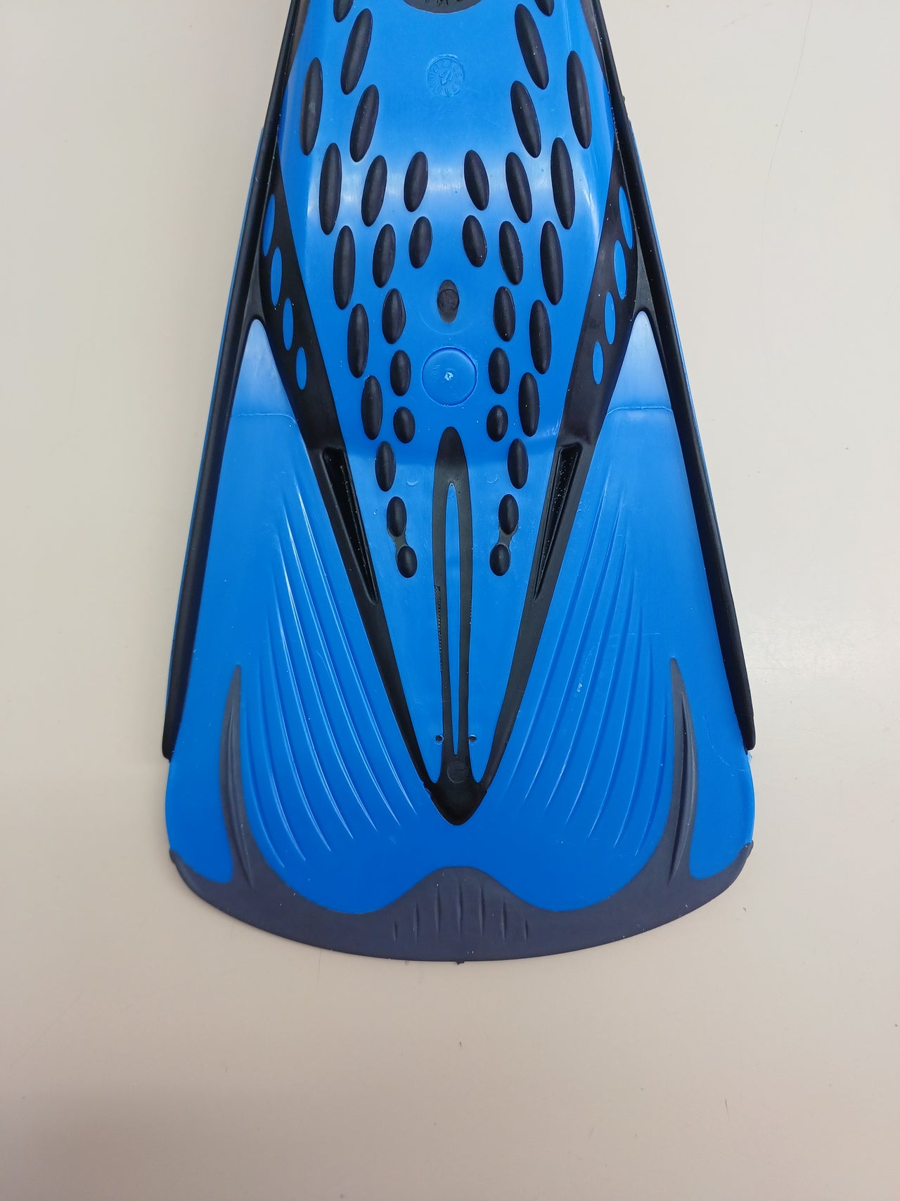 Aletas talla 36-37 cortas natación piscina y mar SEAC.