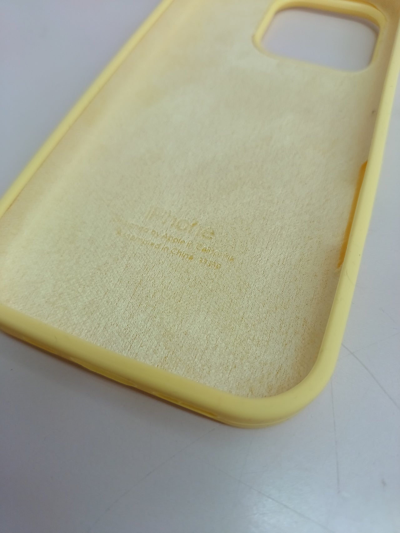 Funda Silicona Apple MagSafe iPhone 16 Pro Amarillo