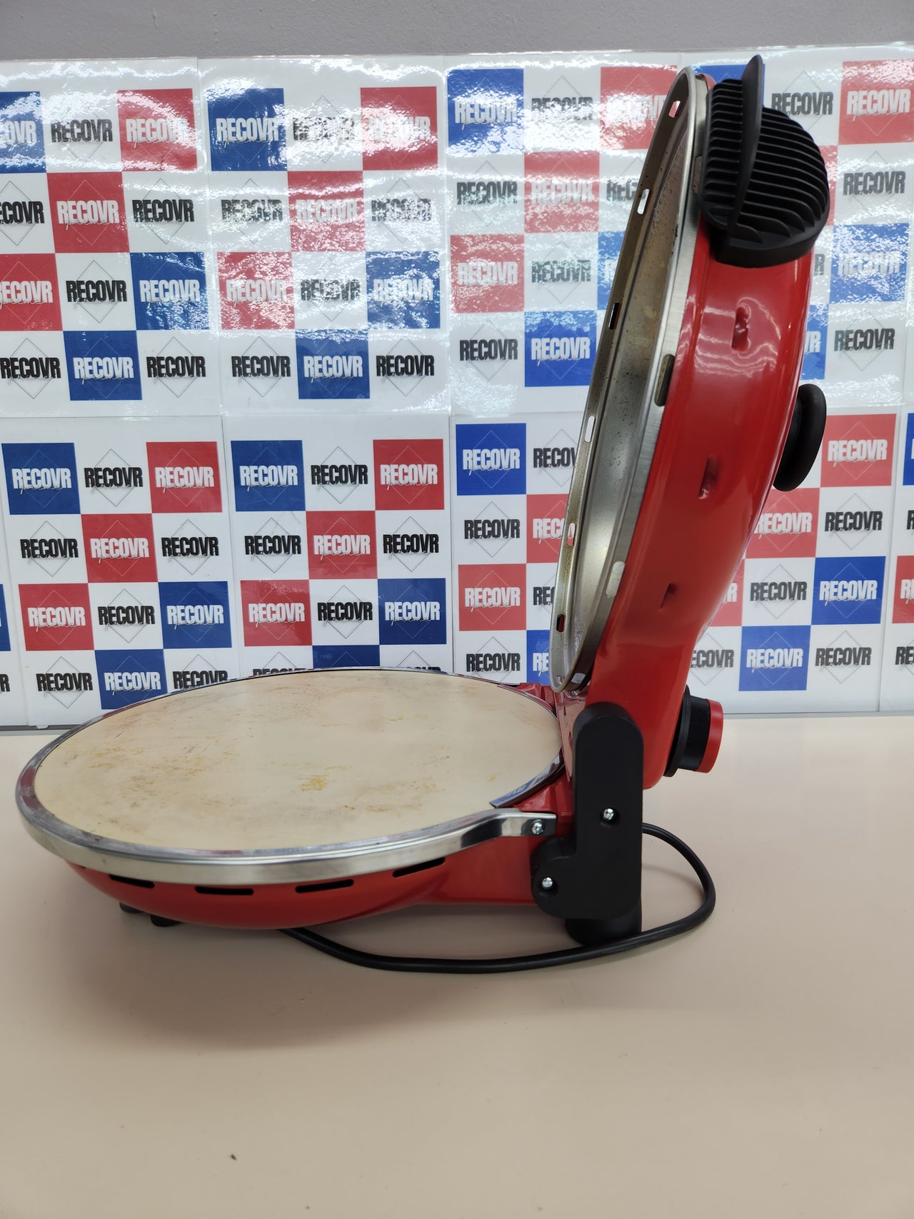 Ariete 919 - Horno para pizza en 4 minutos, 1200 W, 5 niveles temperatura, diámetro 33 cm, regulador de tiempo 30 minutos y temperatura, indicador luminosos encendido/apagado, color rojo negro