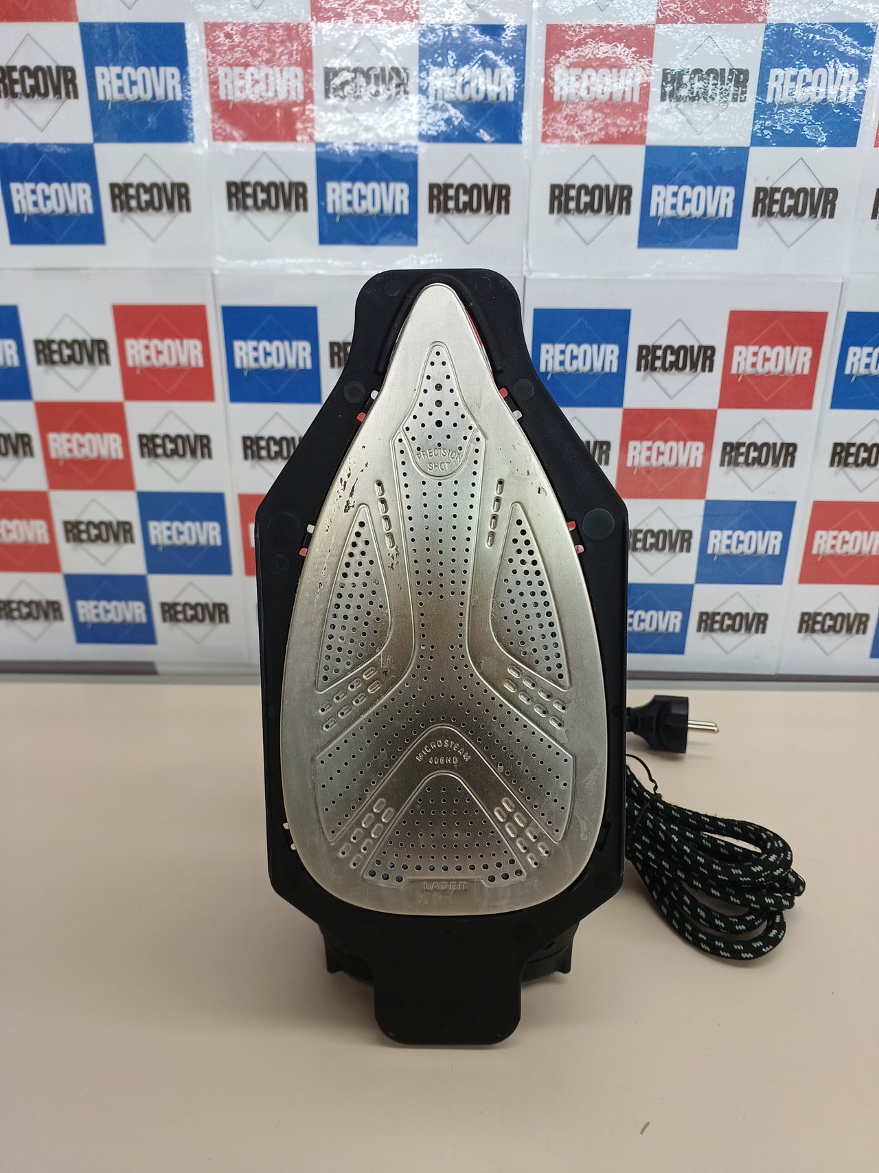 Plancha de vapor 2800W golpe 200g/min profesional Rowenta