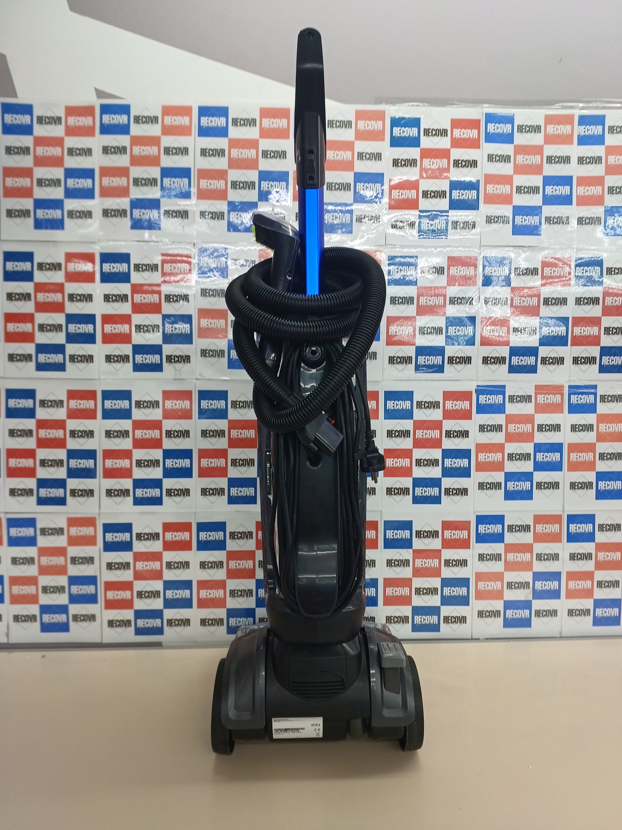 Aspiradora HydroSteam 1300 W para muebles y tapicería – BISSELL