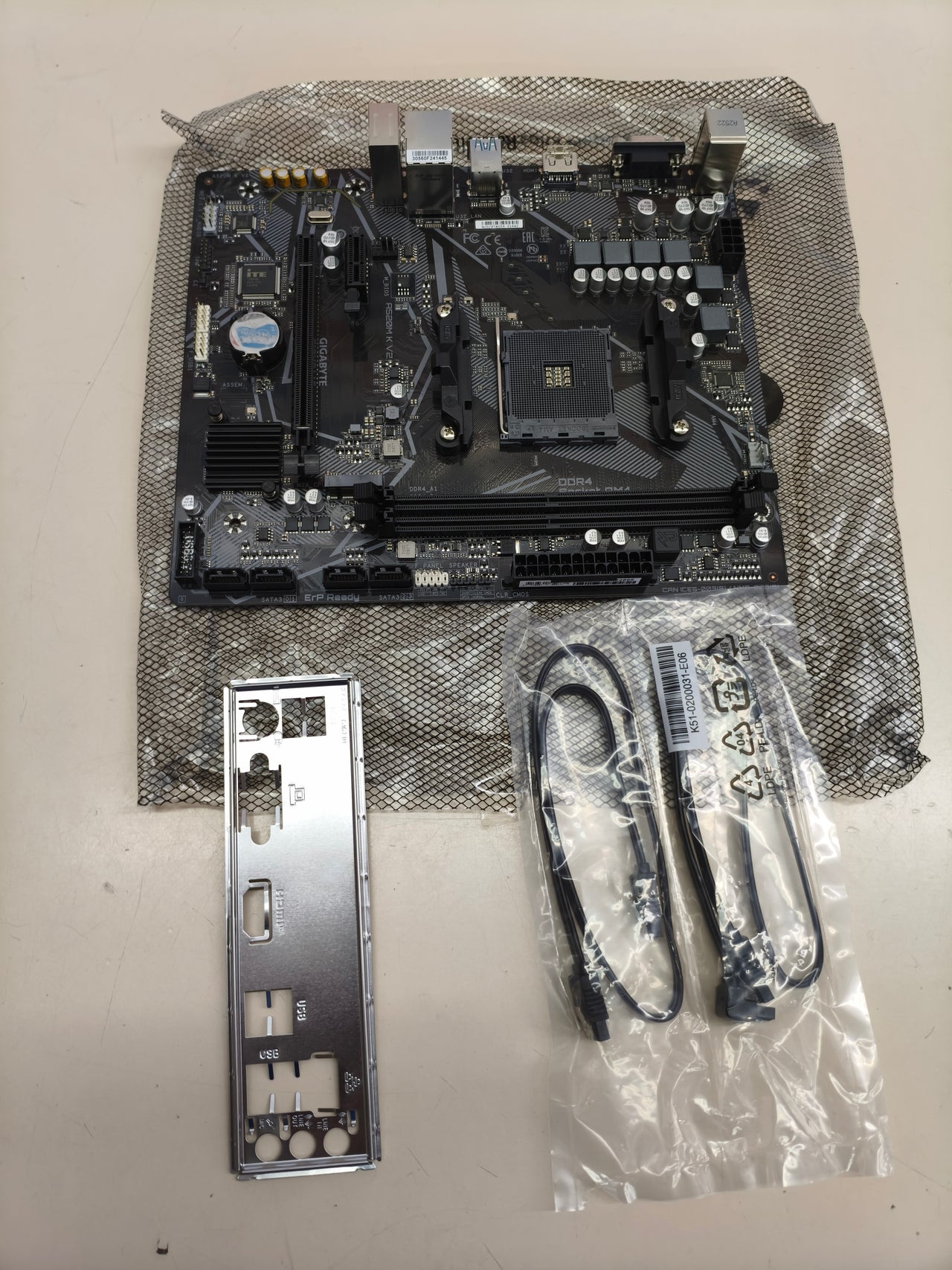 Placa base GIGABYTE A520M K V2 para AMD Ryzen AM4 DDR4