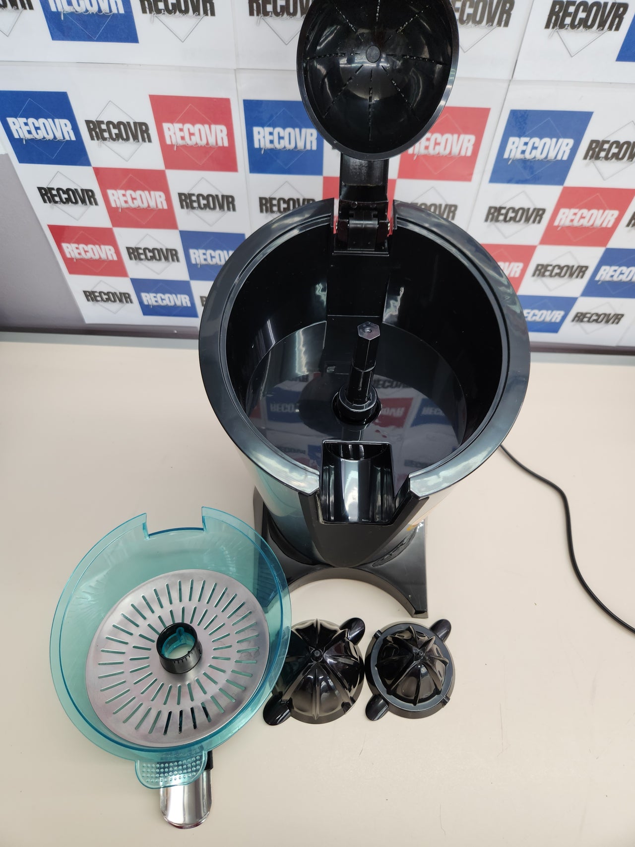 Exprimidor 600W eléctrico de brazo EssentialVita Hyden 600 Steel.Filtro de acero inoxidable, 2 Conos desmontables, Palanca de presión, Sistema antigoteo, Apto lavavajillas Cecotec