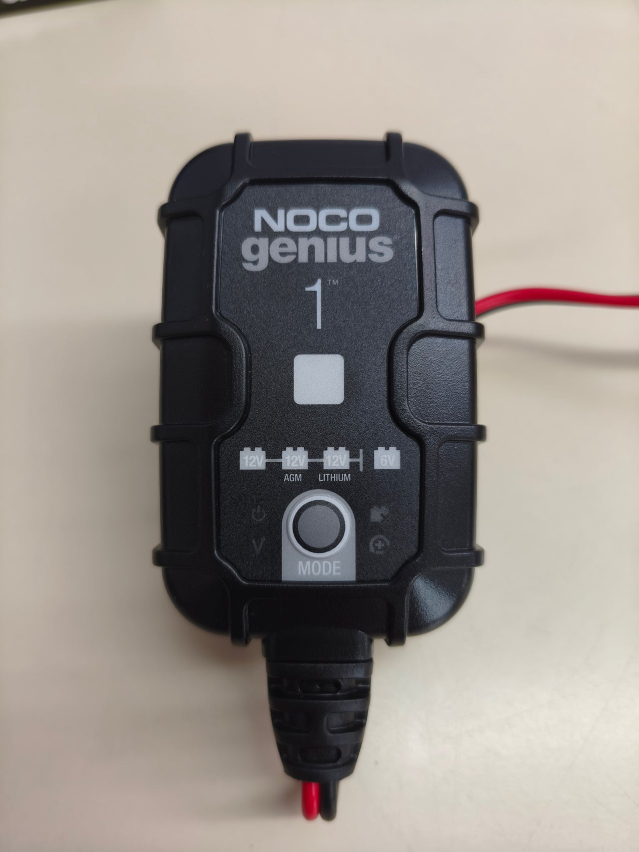 Cargador inteligente NOCO GENIUS1 1A para baterías 6V y 12V