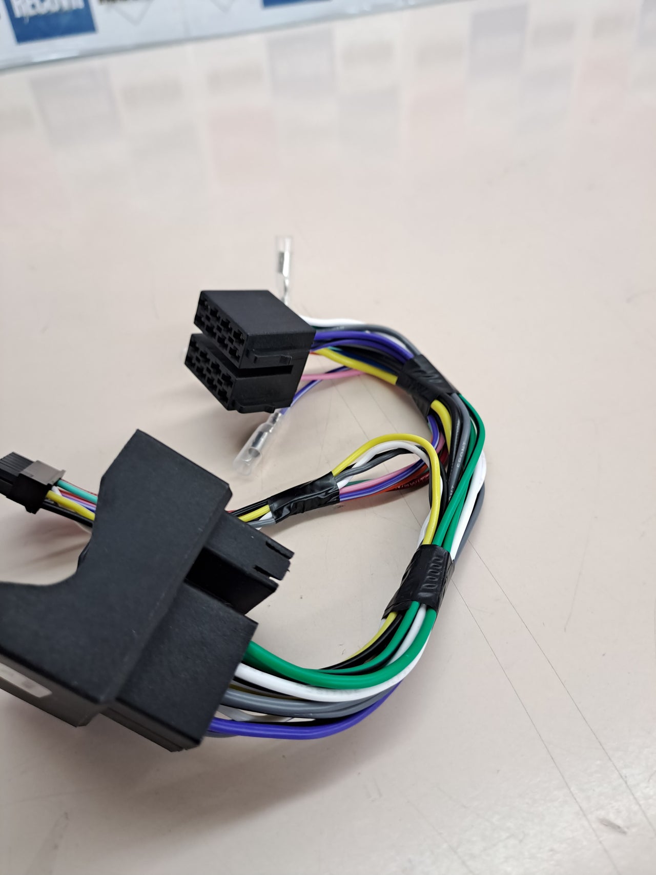 Interfaz para mandos al volante compatible con vehículos Volkswagen.