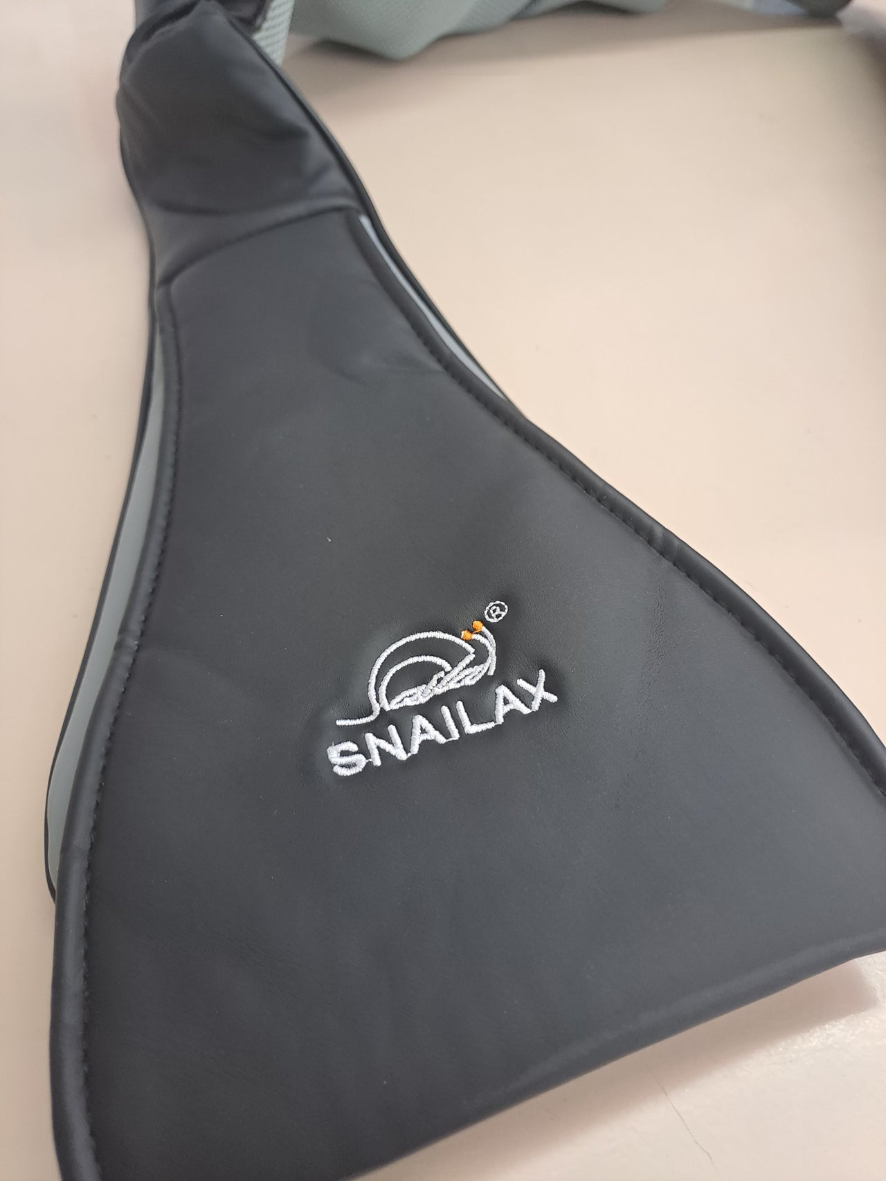 Masajeador inalámbrico de cuello, hombros y espalda Snailax