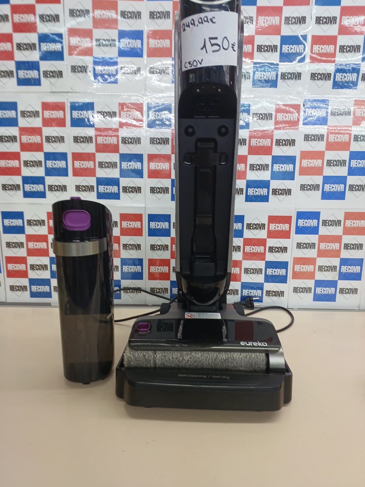 Aspiradora fregona sin cable 21600 Pa 38 min autolimpieza Eureka