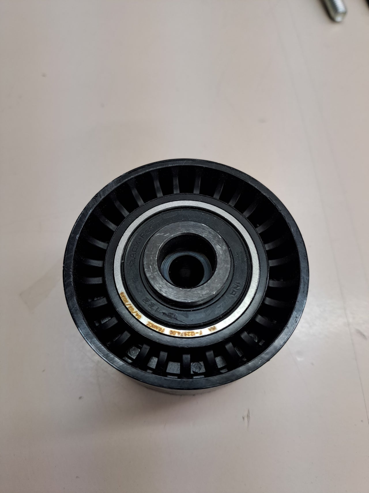 Kit de distribución con bomba de agua para coche.