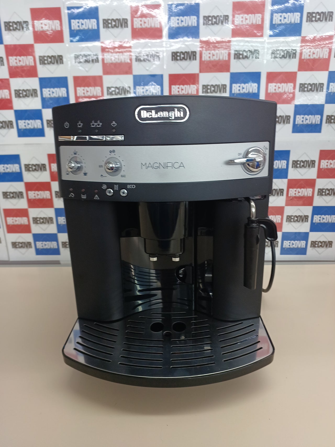 Cafetera espresso 1350W 1.8L acero inoxidable DeLonghi