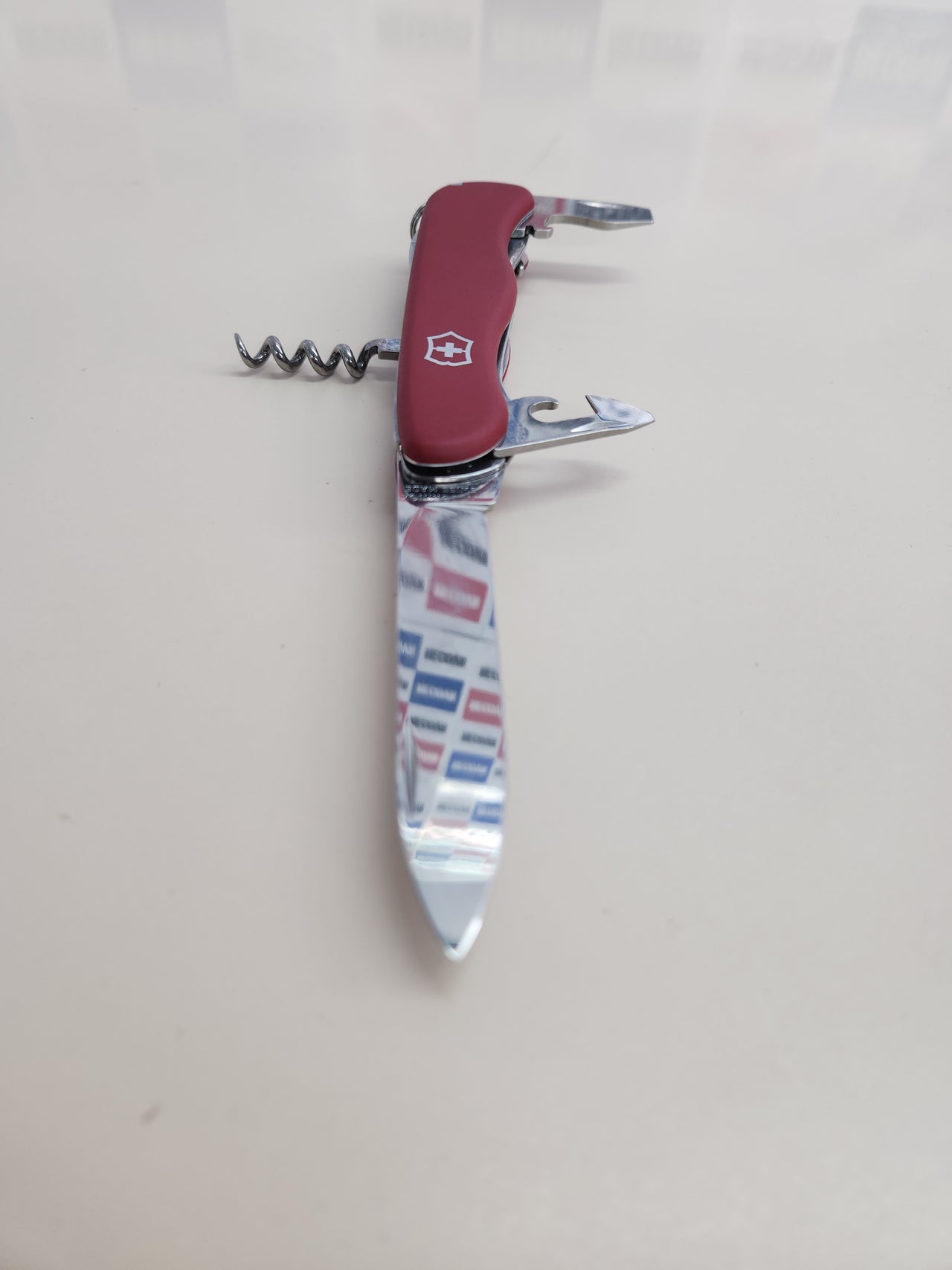 Navaja suiza 14 funciones Victorinox Outrider