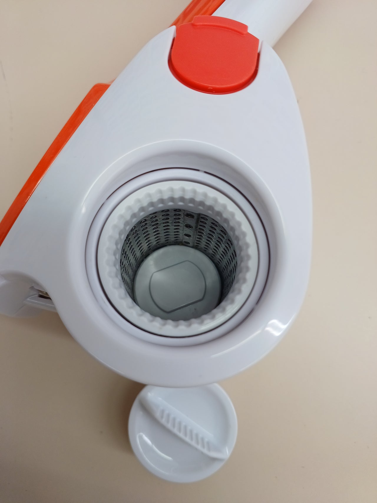 Ariete 447 - Rallador Eléctrico Resistente al Agua, 120W, acero inoxidable, Permite rallar queso, pan y frutos secos, desmontable, batería integrada recargable con autonomía de 1000 h, blanco, naranja