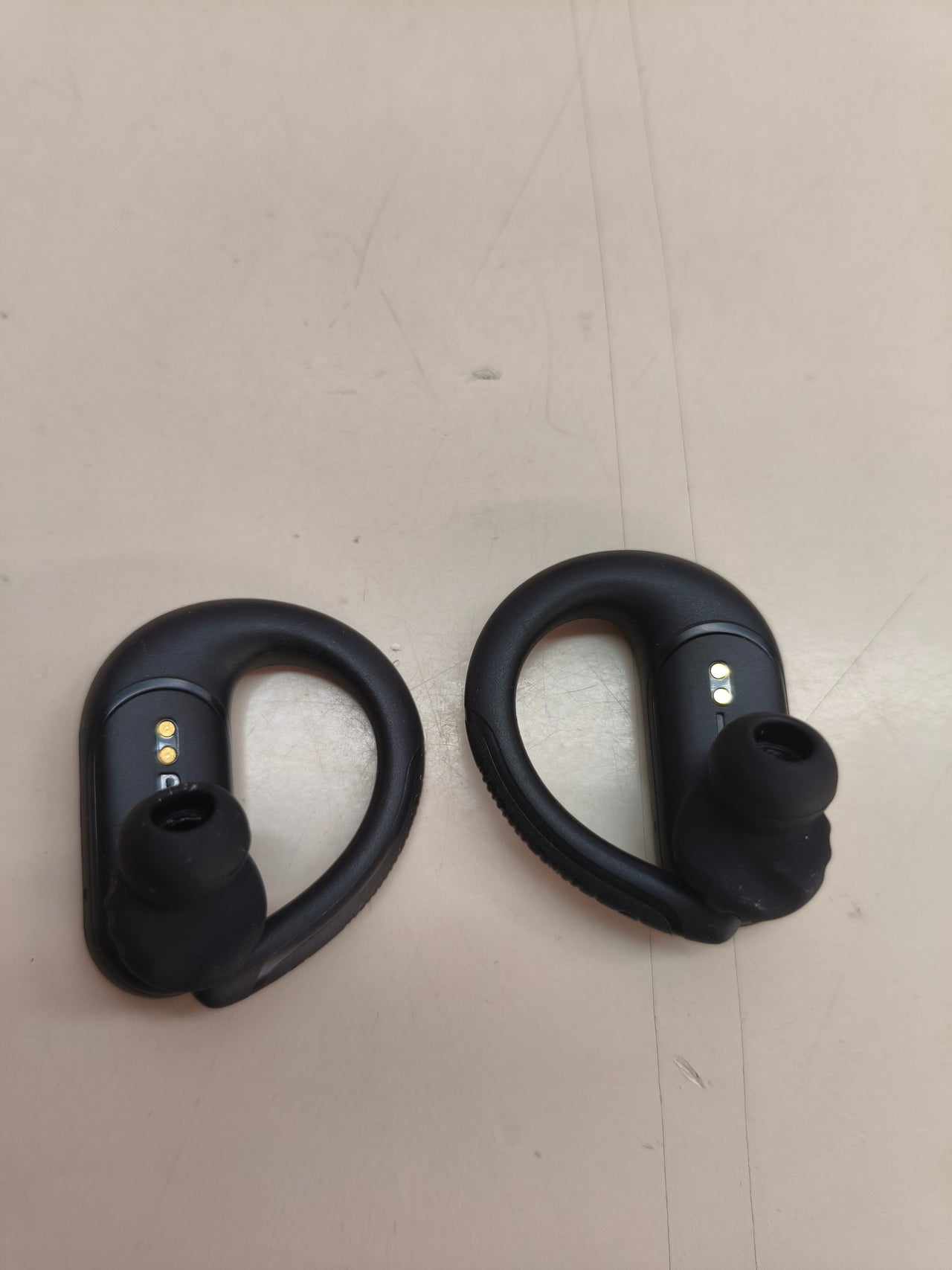 Auriculares inalámbricos JBL Endurance Peak 3 (negros)