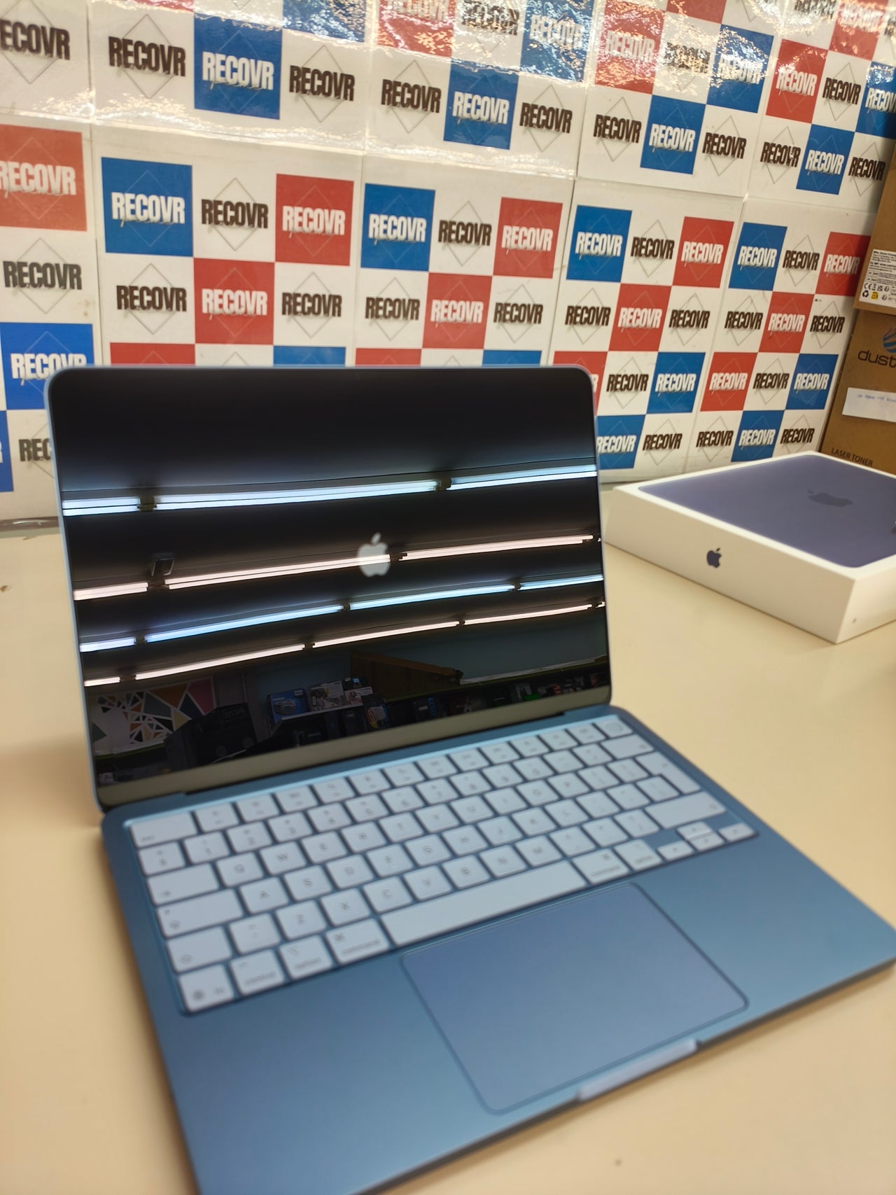 MacBook Neo 13 pulgadas A18 PRO 512GB - Apple