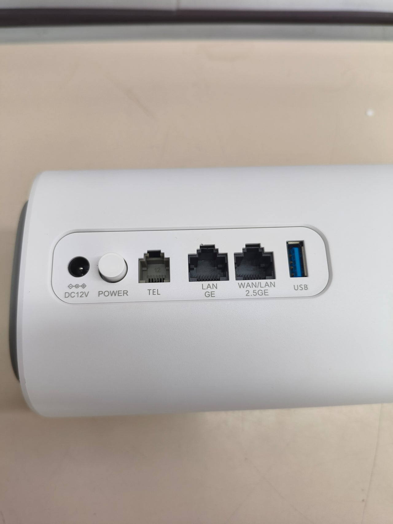 Router 5G Strong WiFi 6 AX3000 con ranura SIM y puerto 2,5 GbE