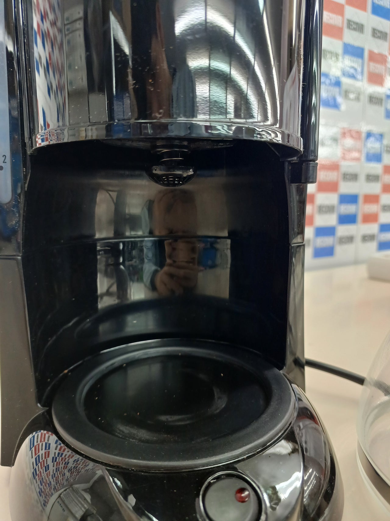 Cafetera filtro 0.6 L 600 W con antigoteo MOULINEX