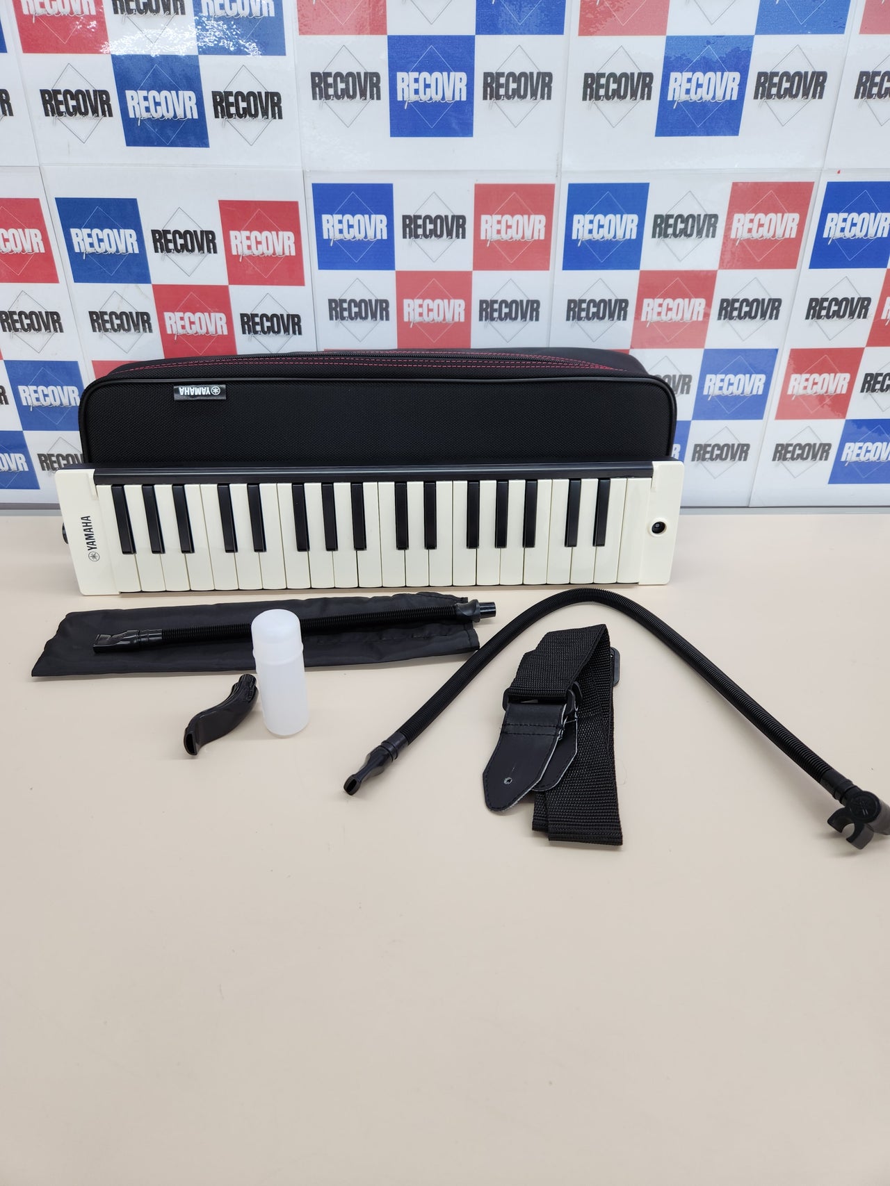 Pianica 37 teclas con estuche Yamaha P-37EBK