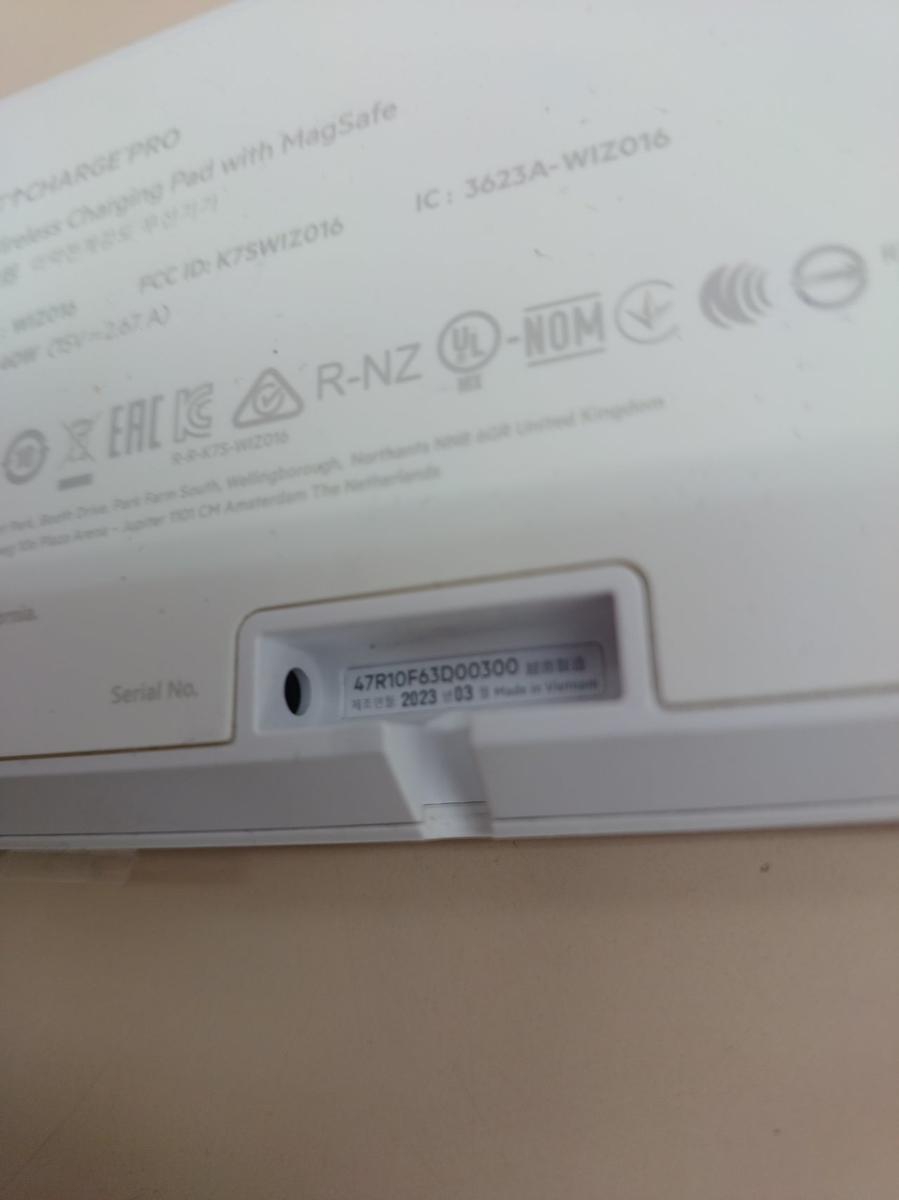 Cargador MagSafe 3 en 1 rápido y portátil - Belkin