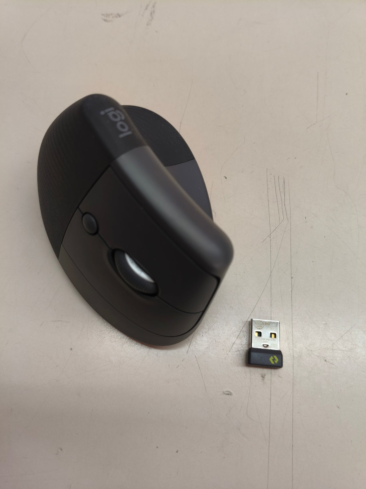 Ratón ergonómico vertical inalámbrico Logitech Lift