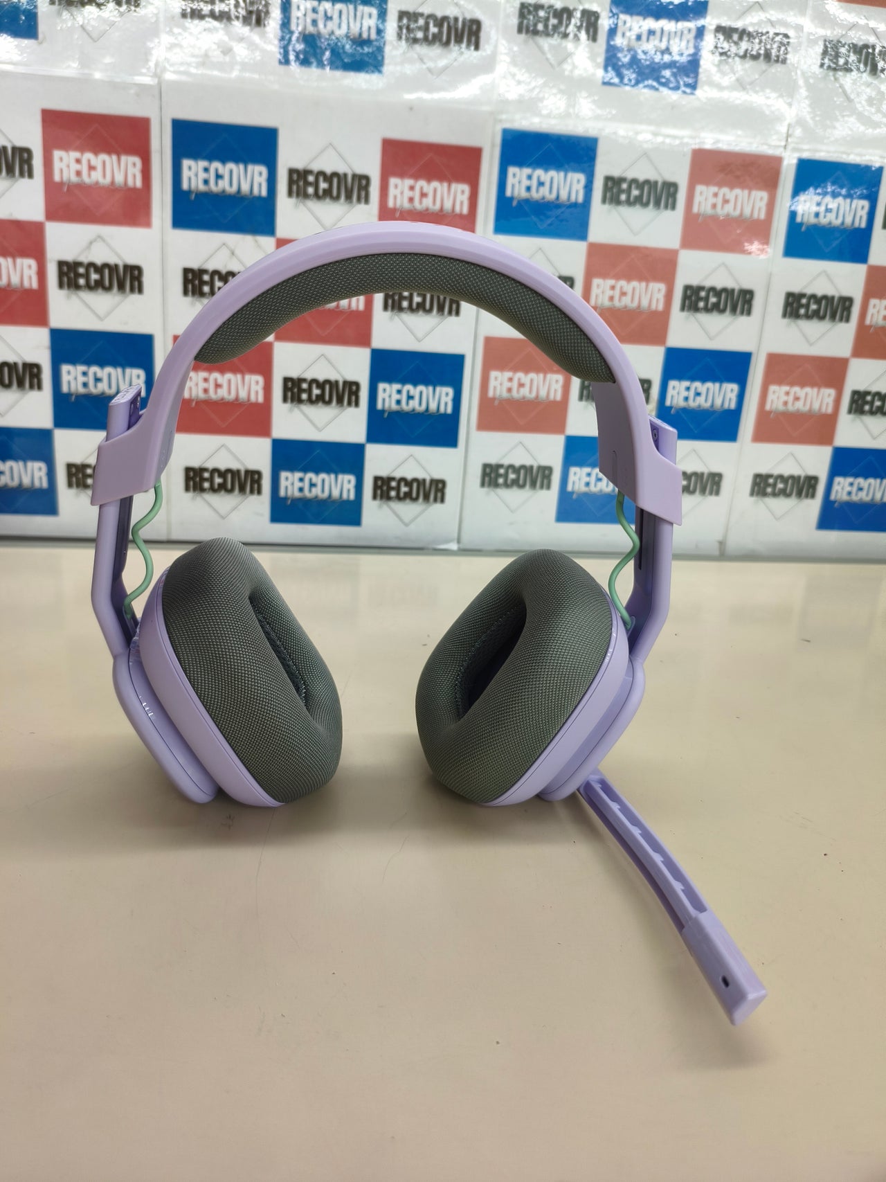 Auriculares gaming con cable ASTRO A10 Gen 2 lila para PC