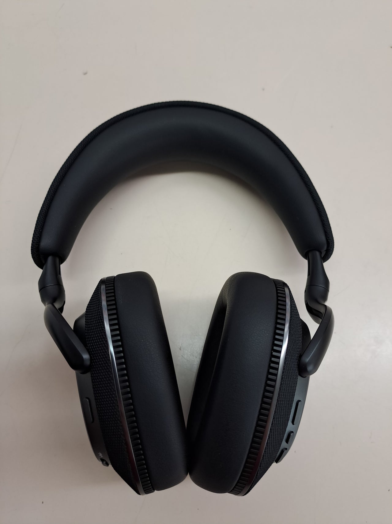 Auriculares over-ear ANC Hi-Res 30h Bowers & Wilki