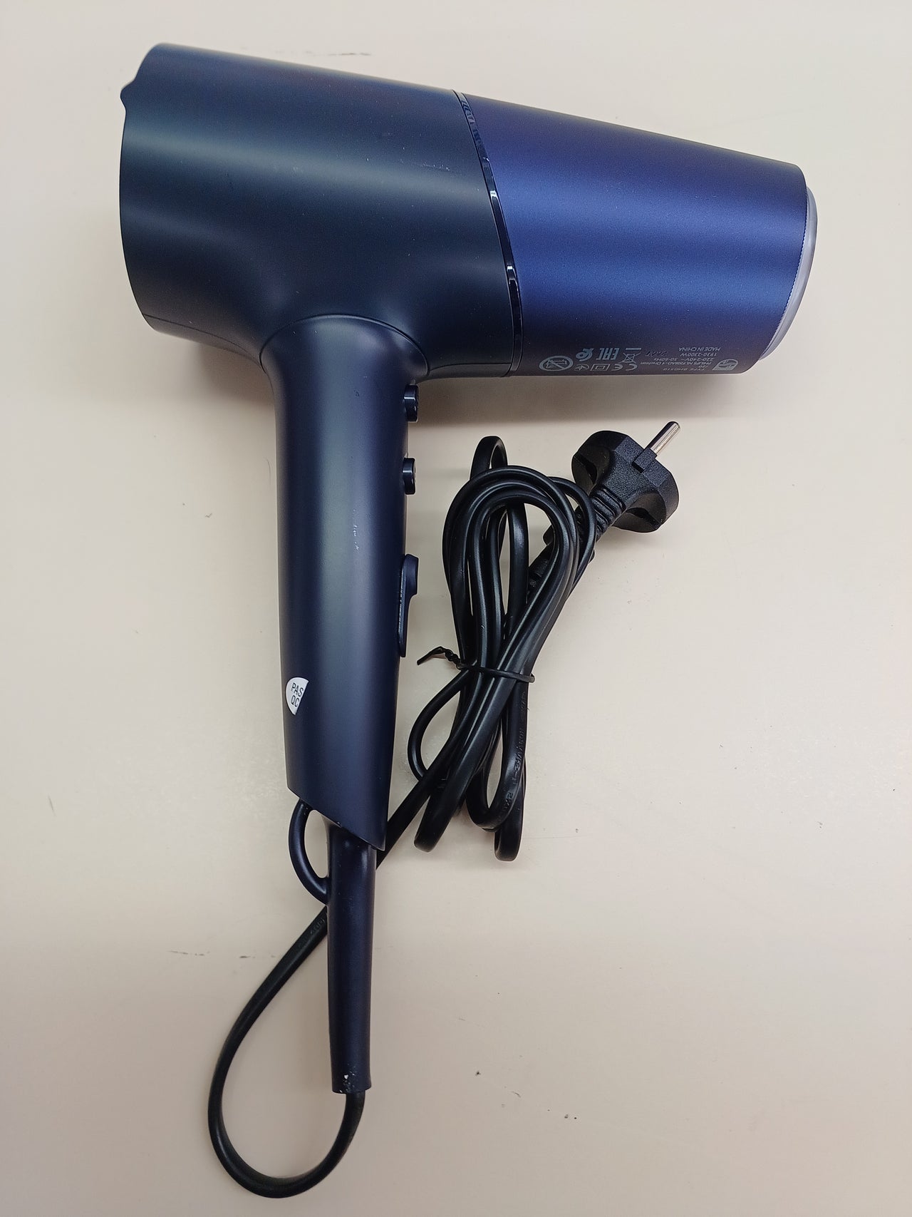 Philips Secador de Pelo Serie 5000, 2300w, con Tecnología ThermoShield, Boquilla UltraEstrecha, Boquilla Estrecha y Disfusor, BHD510/20, Negro