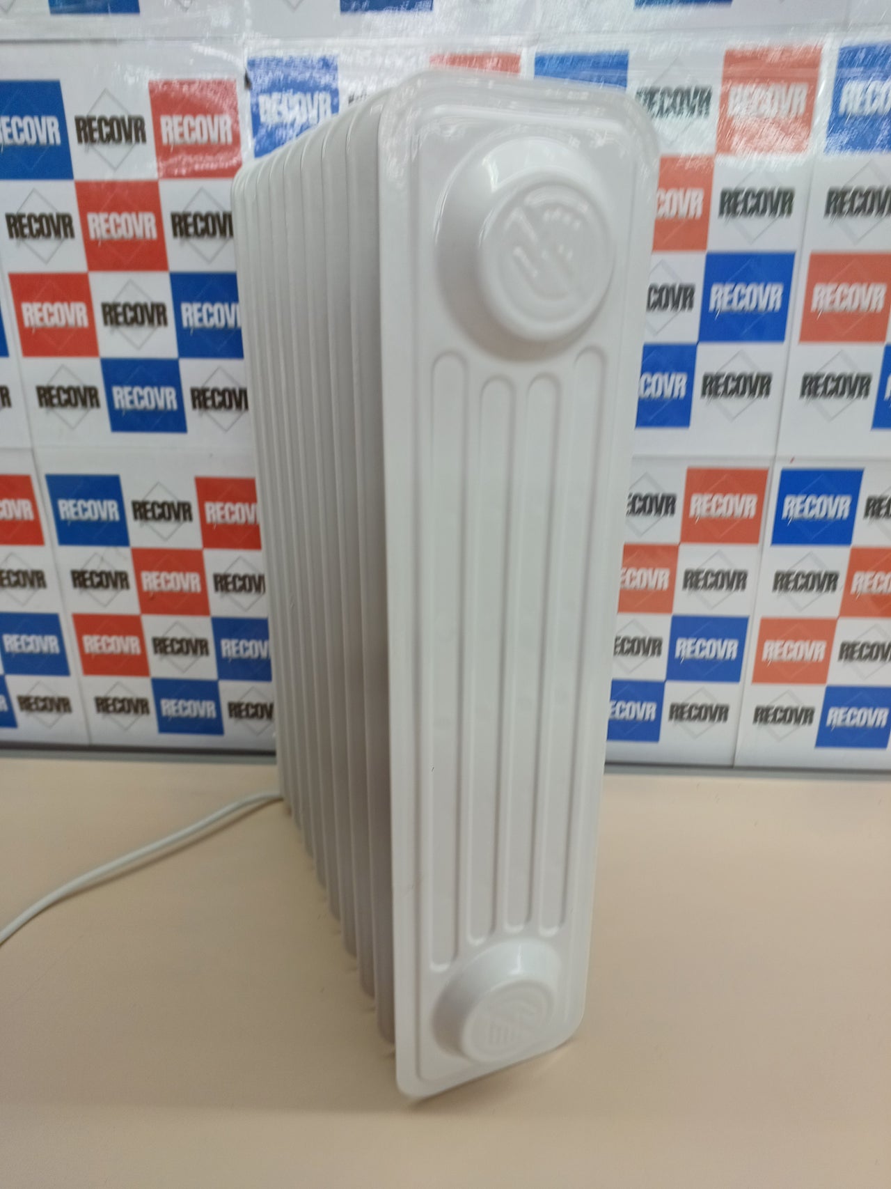 Radiador aceite 2000W 9 módulos bajo consumo - Cecotec