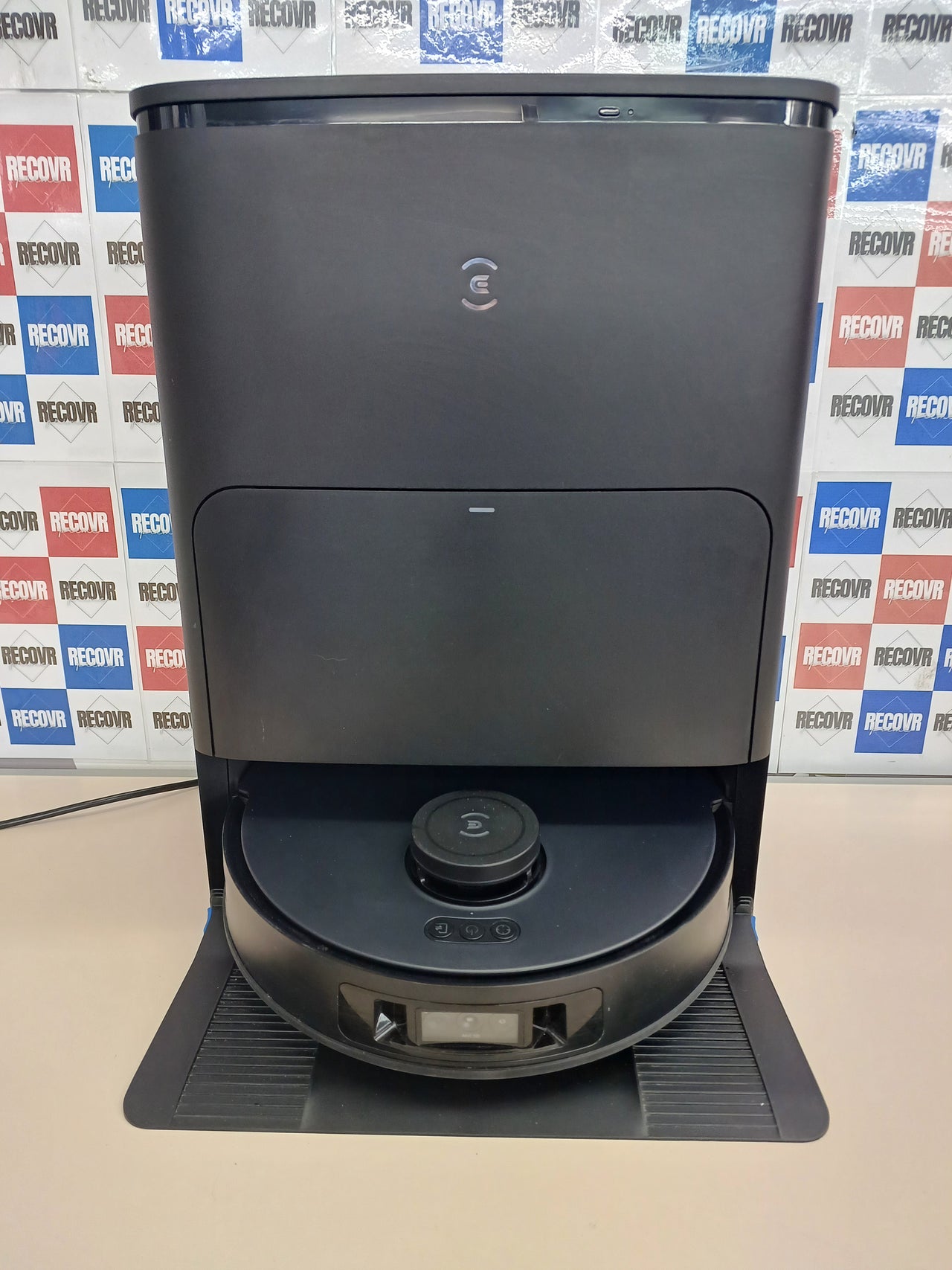 Robot aspirador 11000Pa IA fregado bordes T30S Ecovacs.